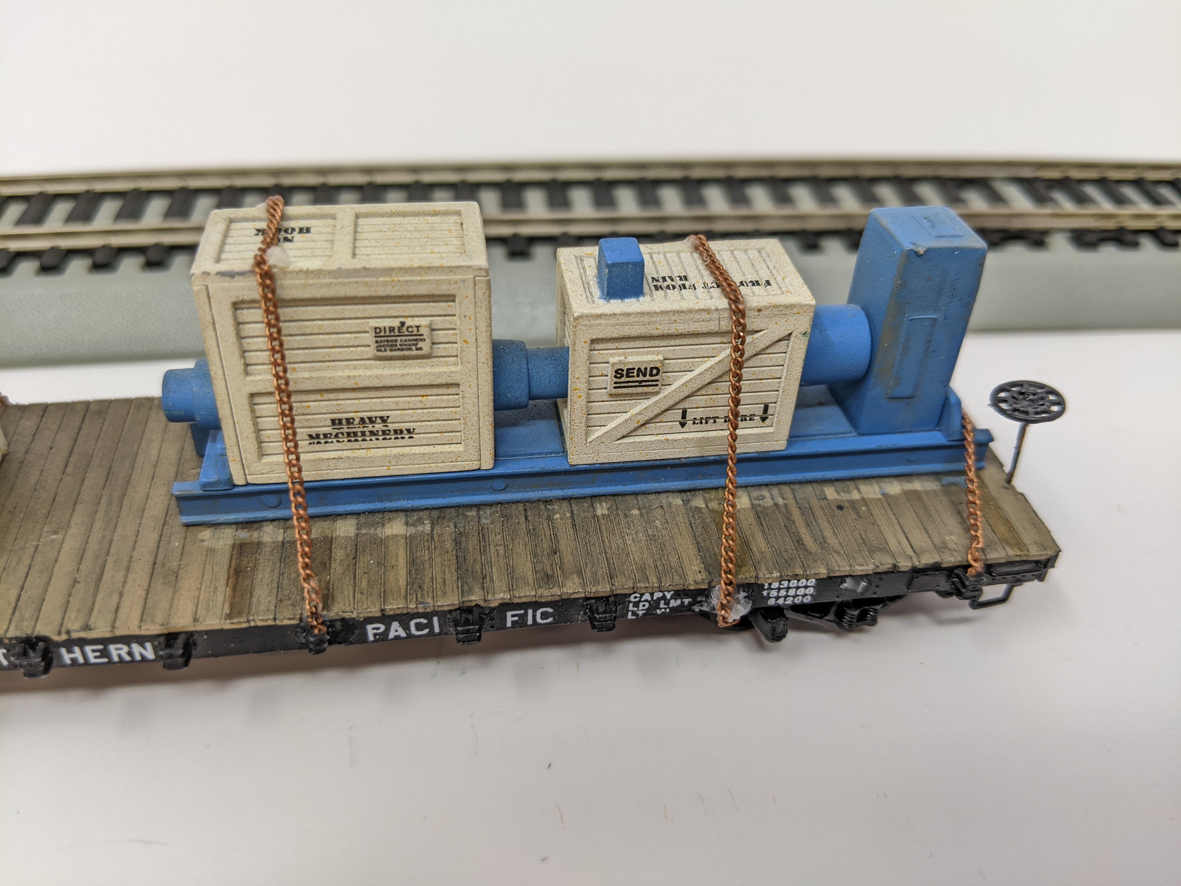 USED HO Scale, 40' Flat Car, Northern Pacific NP #61805, Custom Heavy Industrial Machinery Load