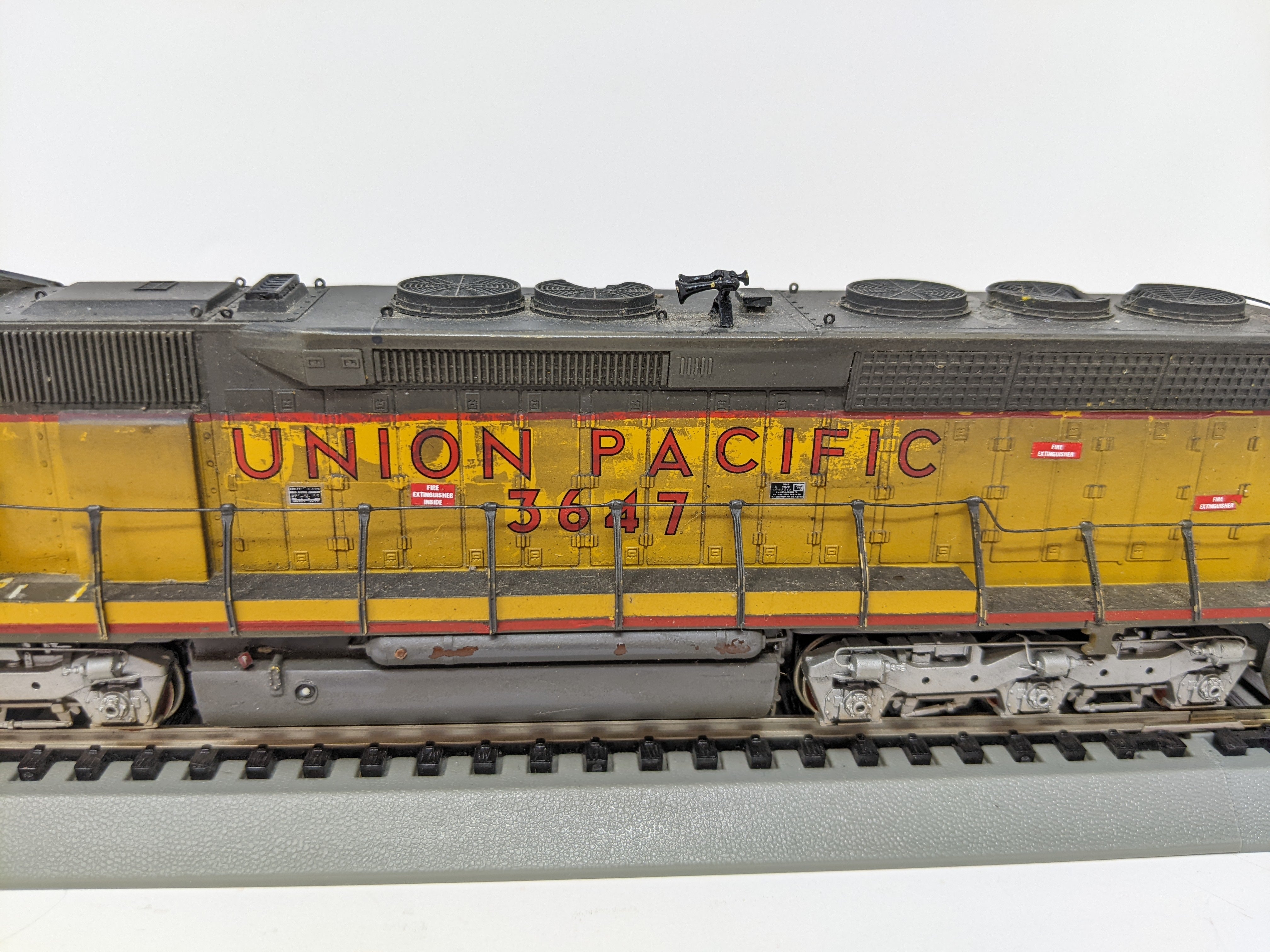 USED HO Scale, SD45 Diesel Locomotive, Union Pacific #3647, Runs, Custom Wreckage