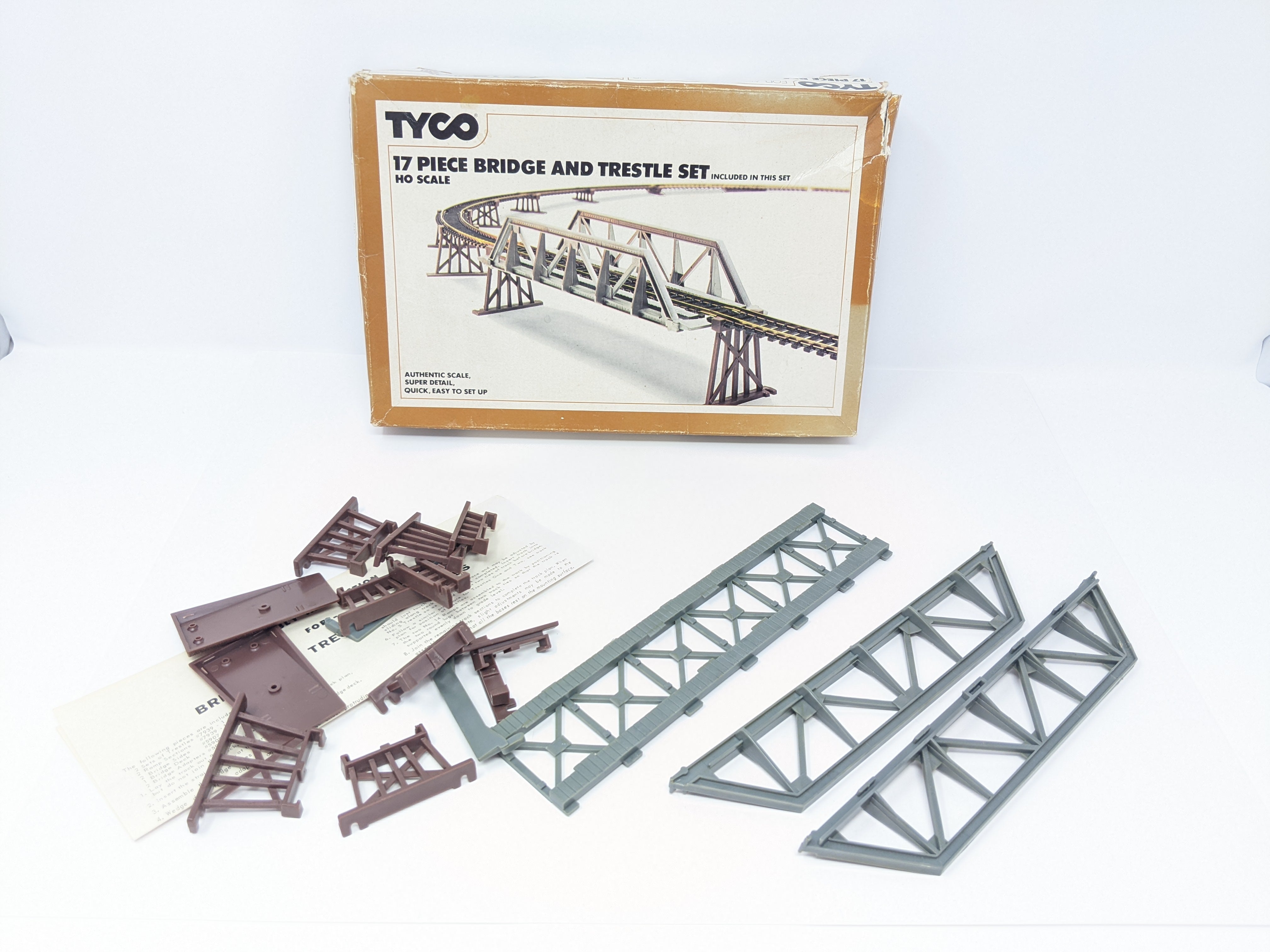 USED Tyco 907 HO Scale, Bridge and Trestle Set, 17 Piece