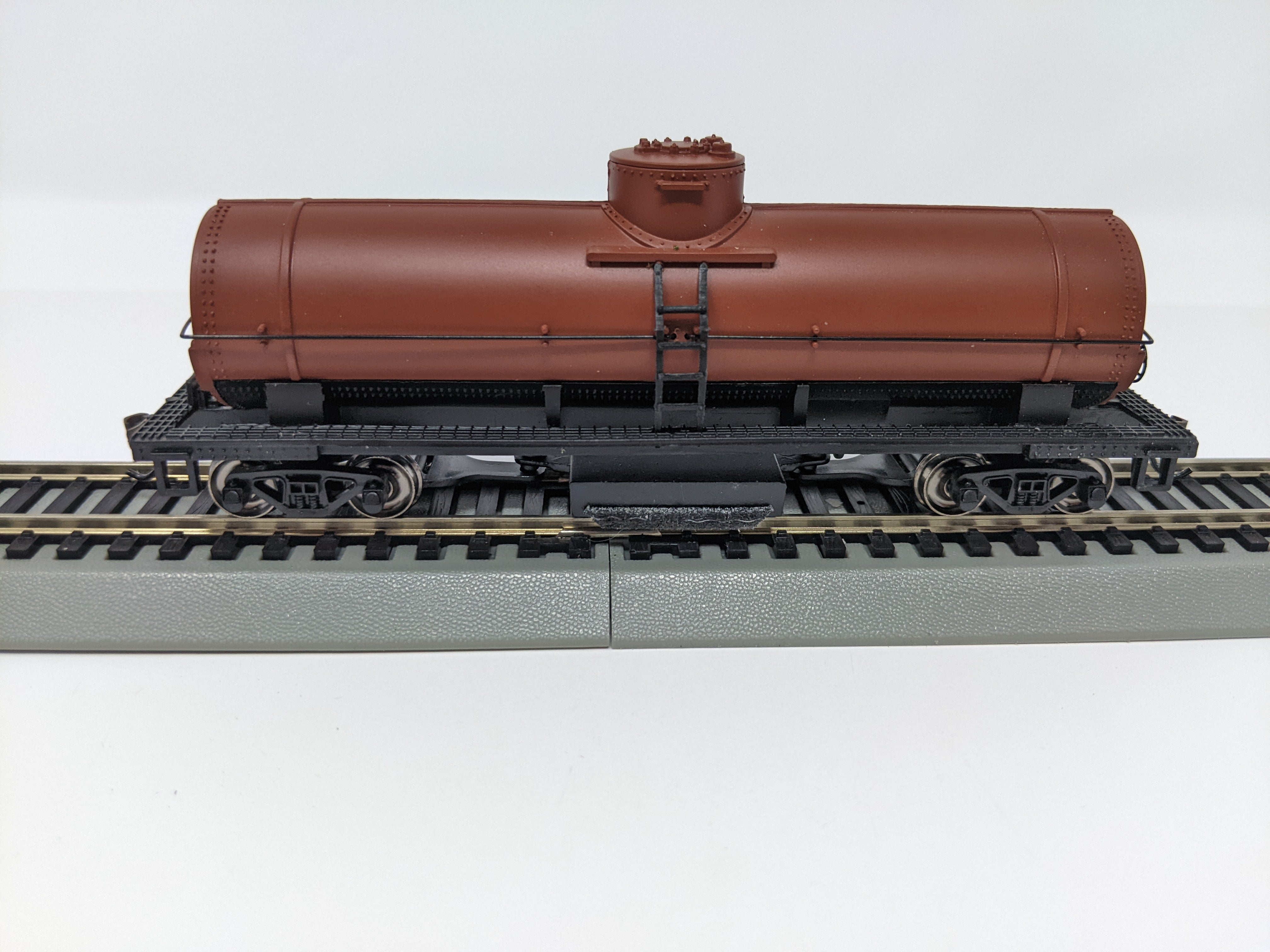 USED Bachmann 16303 HO Scale, Single Dome Tank Car, Undecorated Oxide Red , Track Cleaning