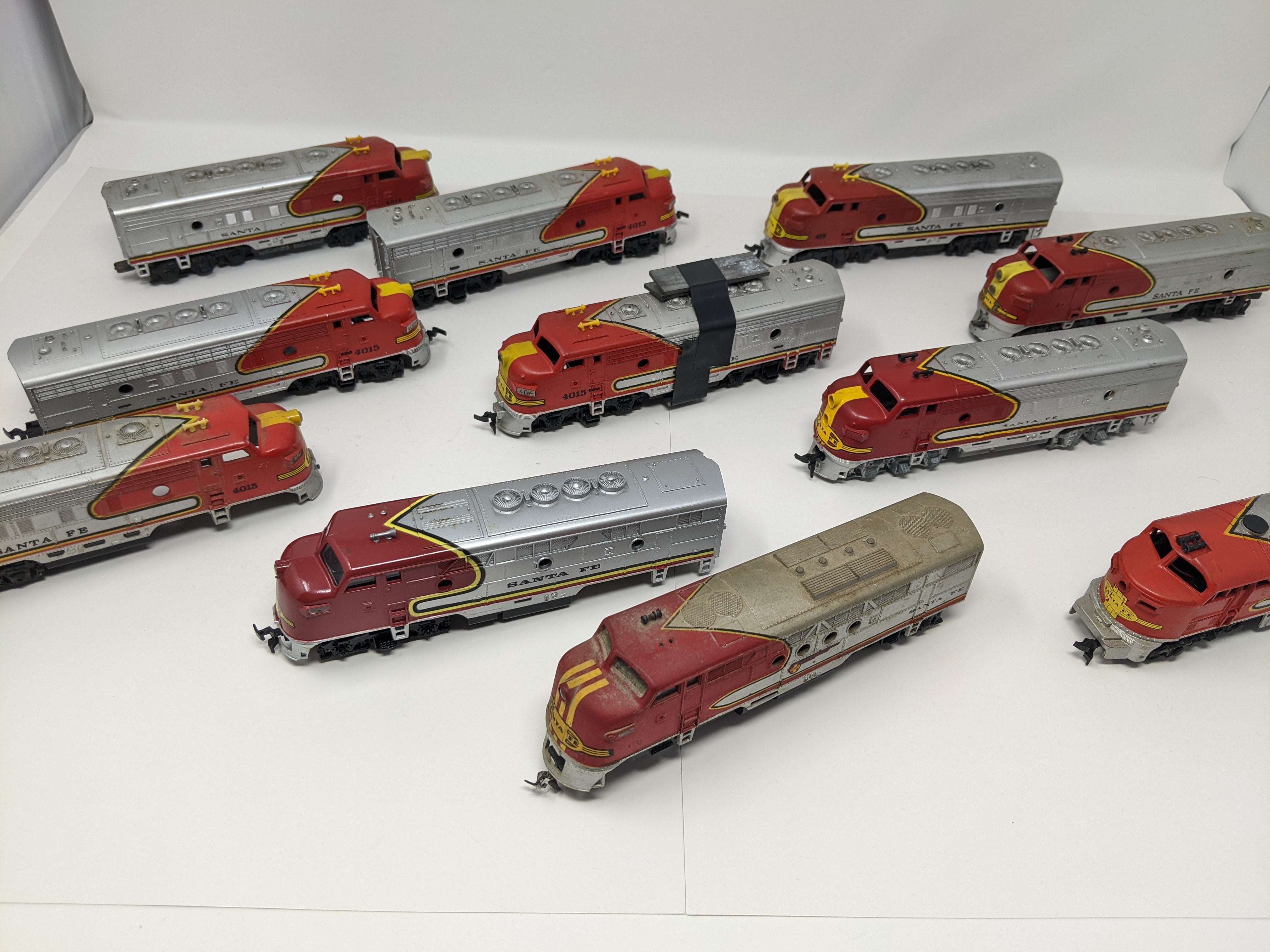 USED HO Scale, Large Lot of Diesel Locomotives, Santa Fe , For Restoration, Plus Shells & Parts