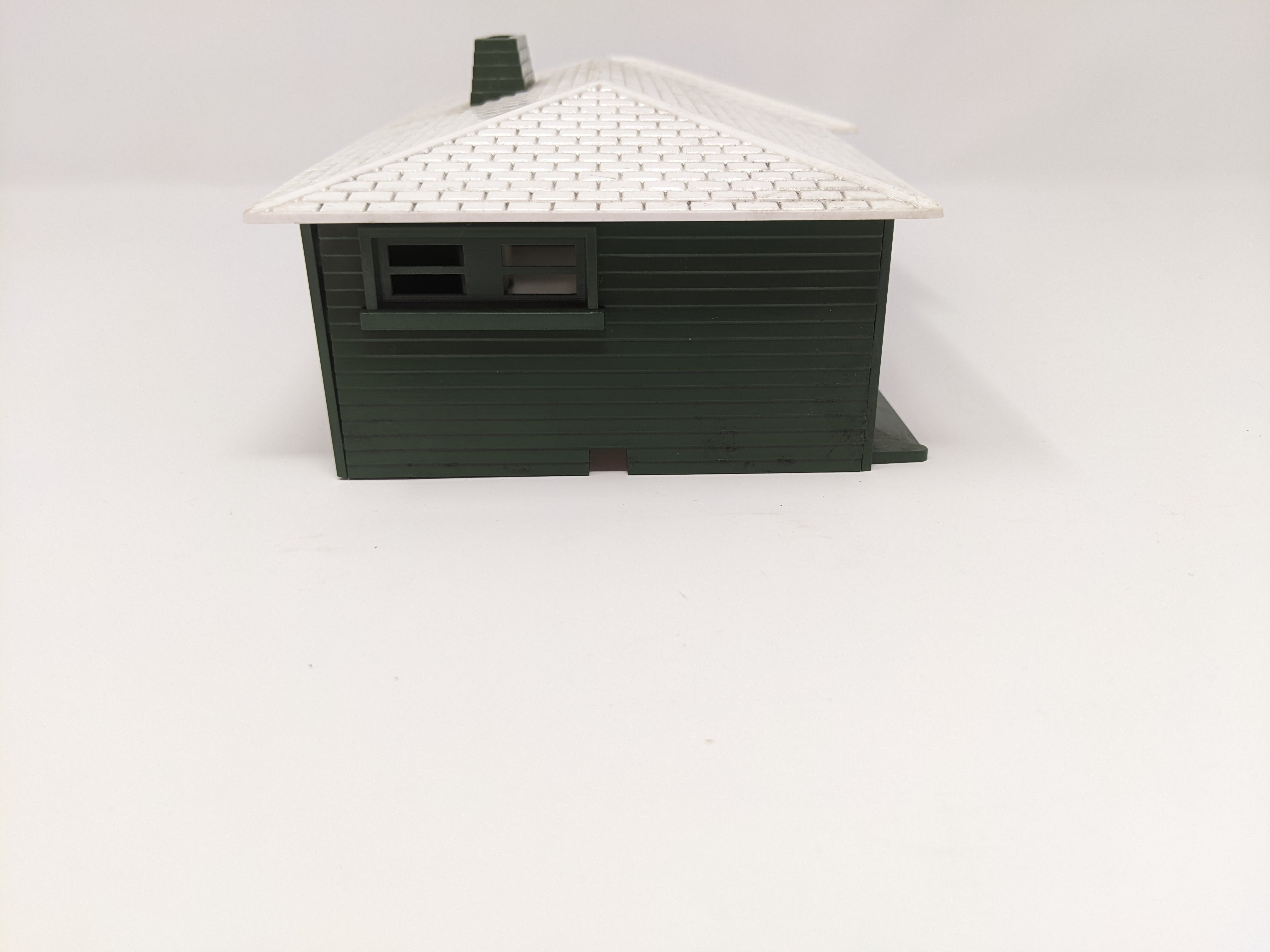 USED Bachmann O, Ranch House - Dark Green with White Roof