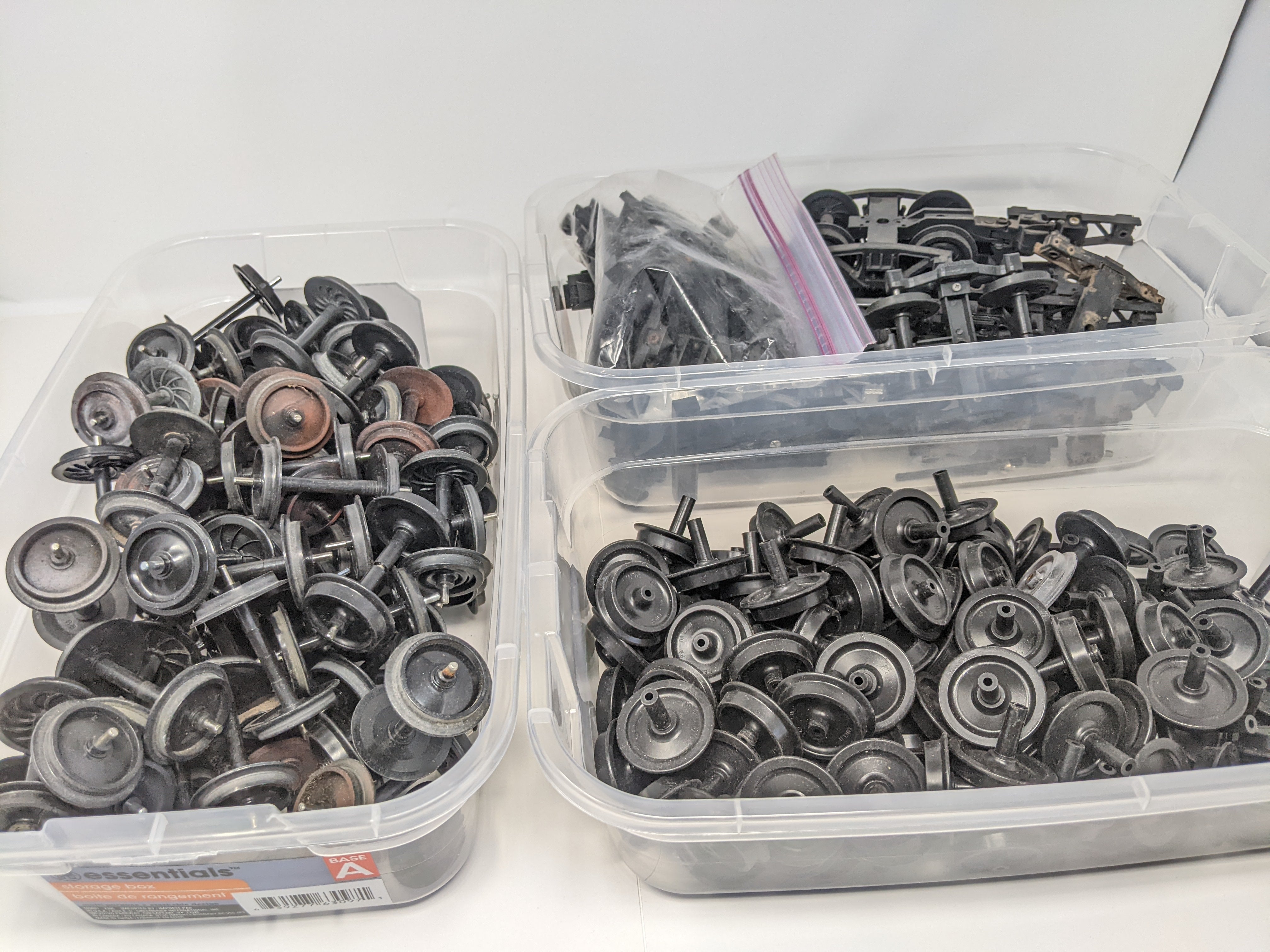 USED G Scale, Large Lot of Plastic Axels, Wheels and trucks (See Description)