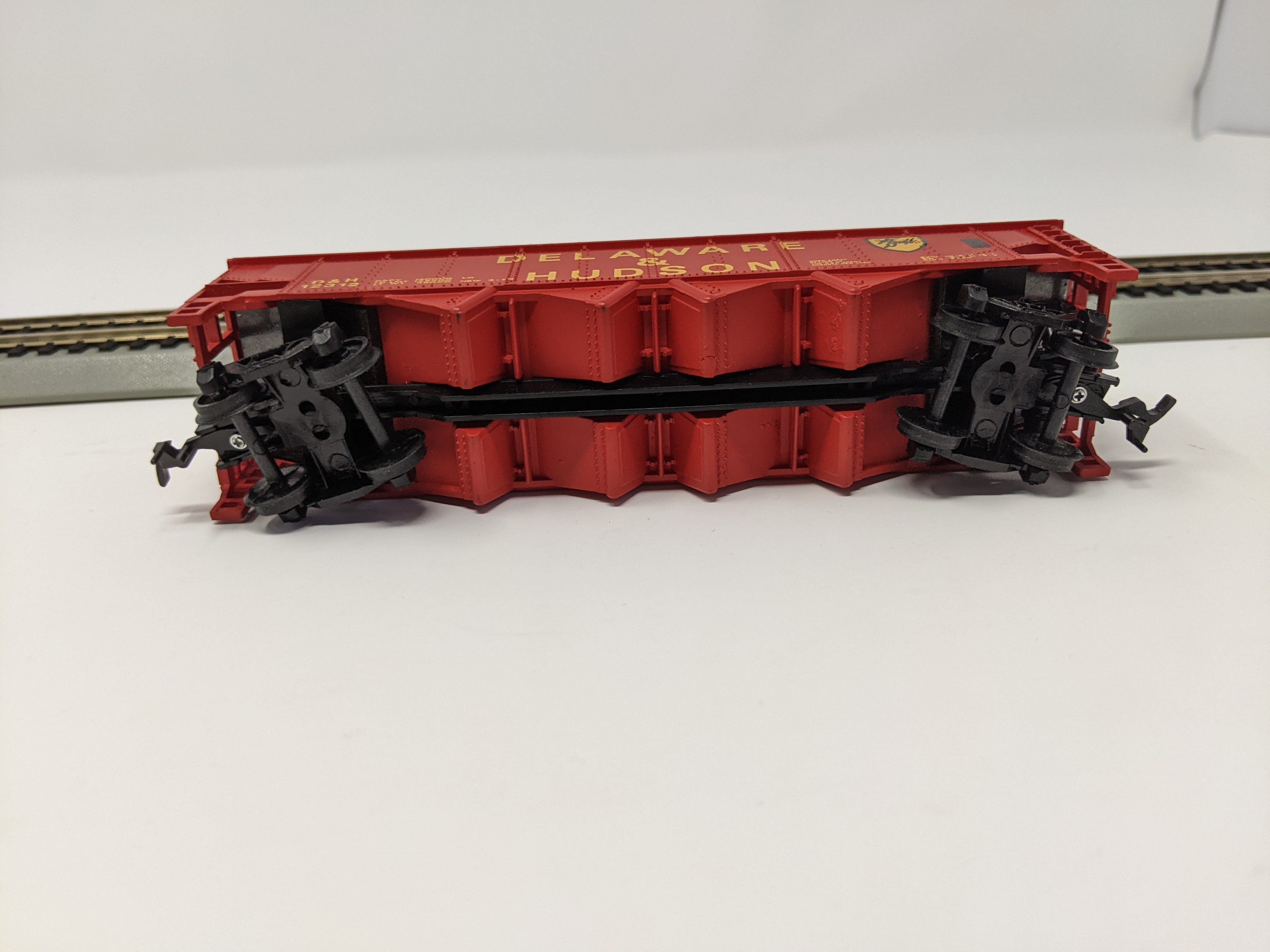 USED Bachmann HO Scale, 4-Bay Hopper, Delaware and Hudson DH #12312