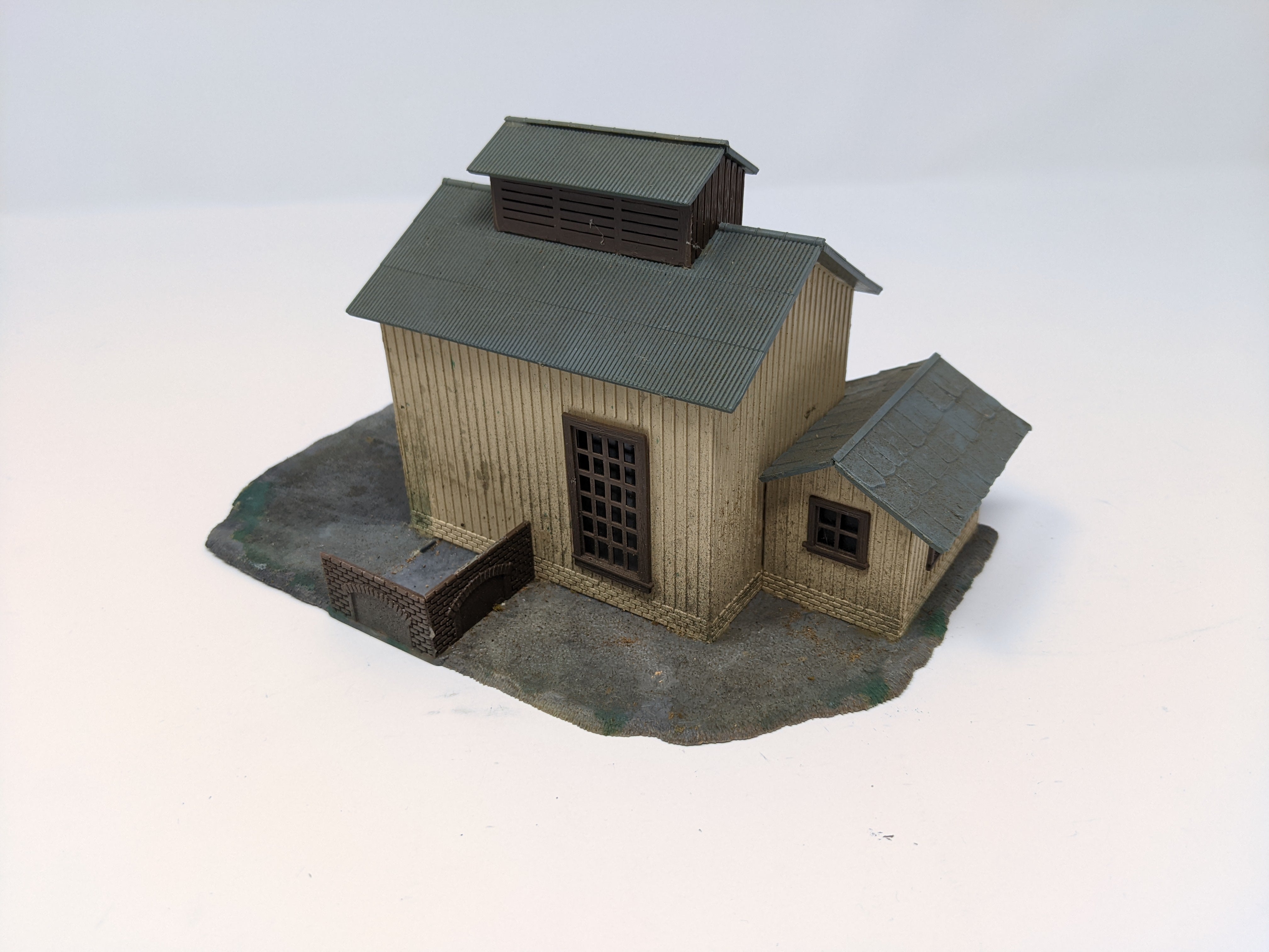 USED HO Scale, Building