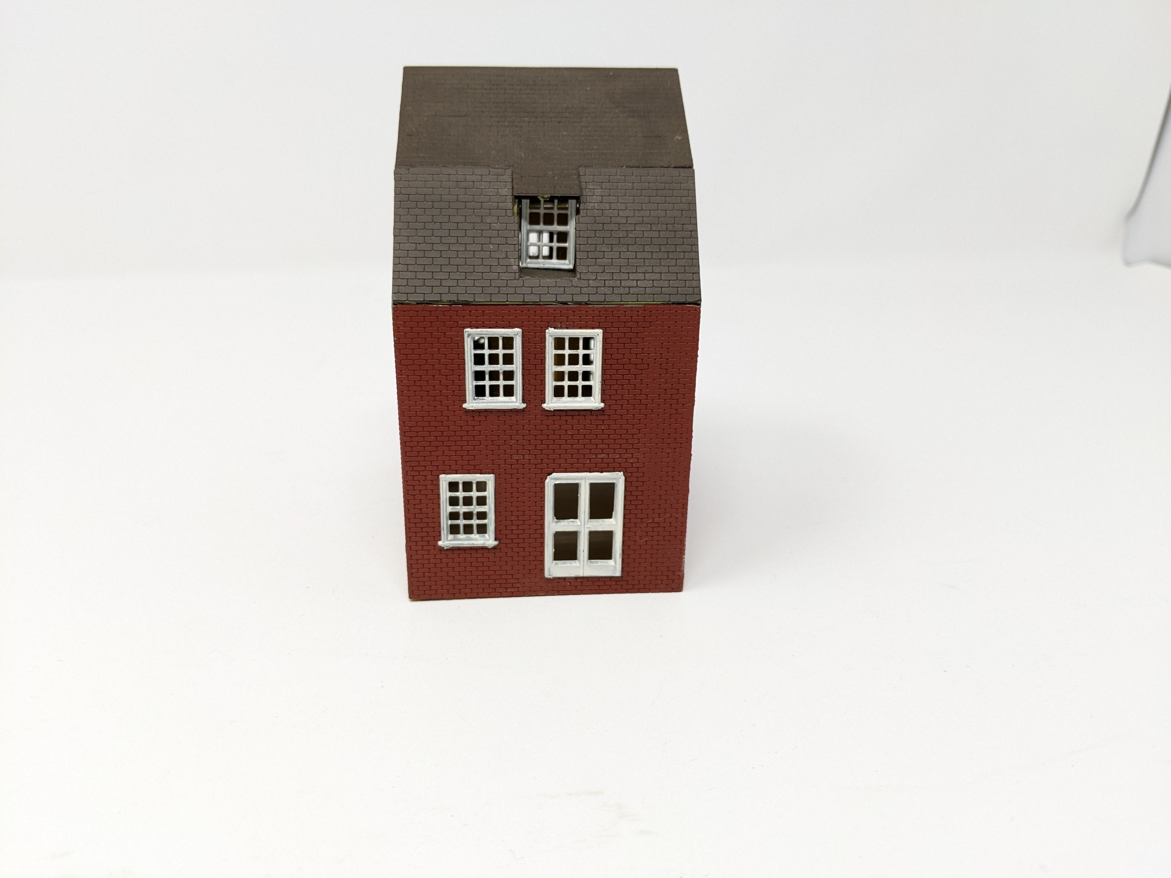 USED HO Scale, Brick House Building