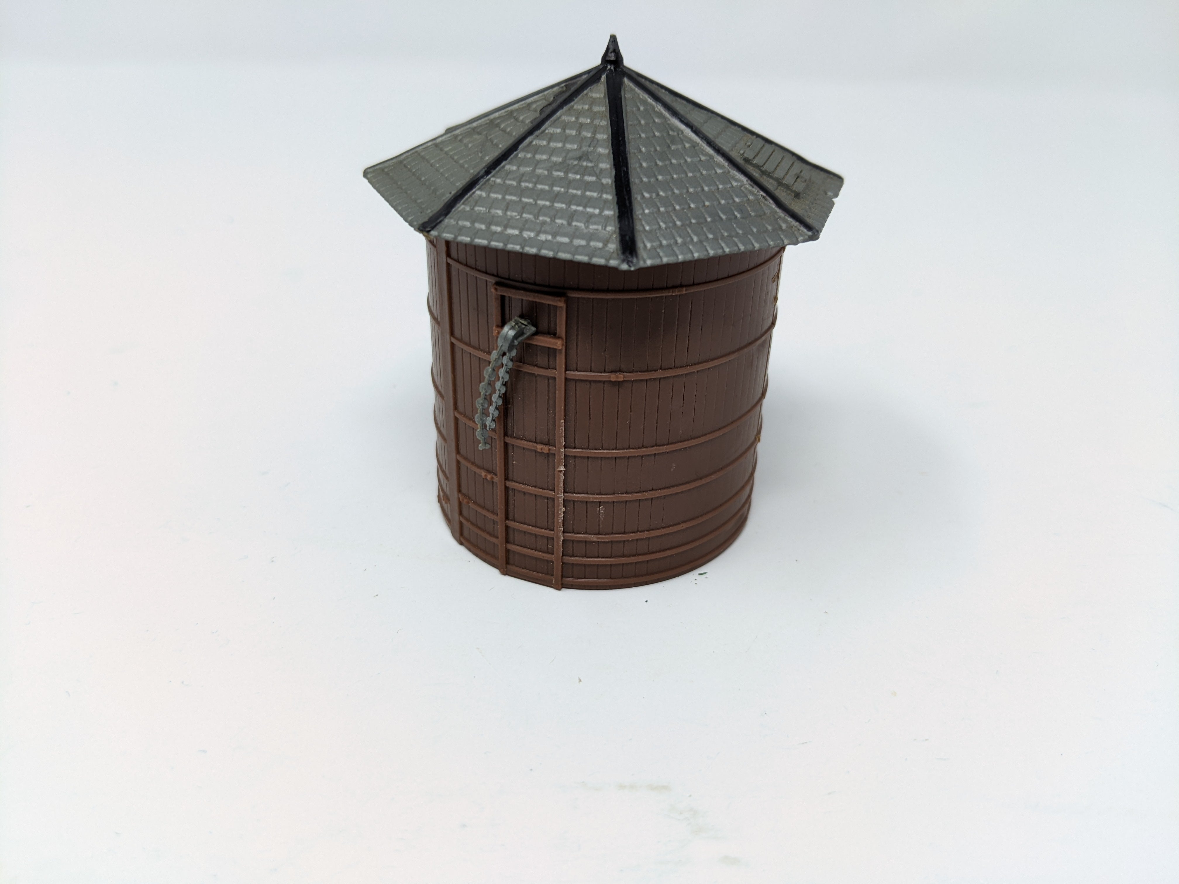 USED Pola HO Scale, Water Tank Tower Pump House