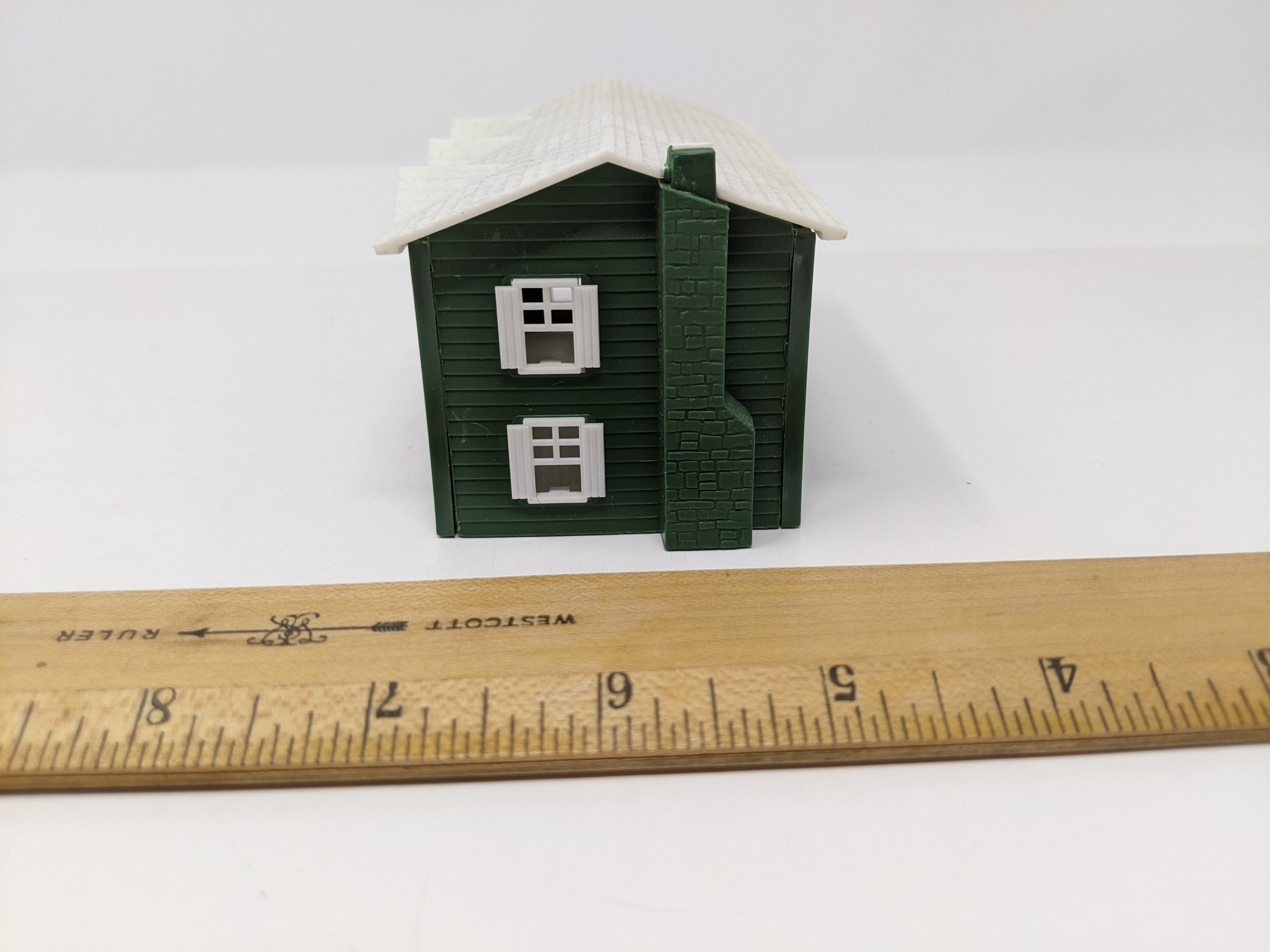 USED HO Scale, Small Green House, Read Description