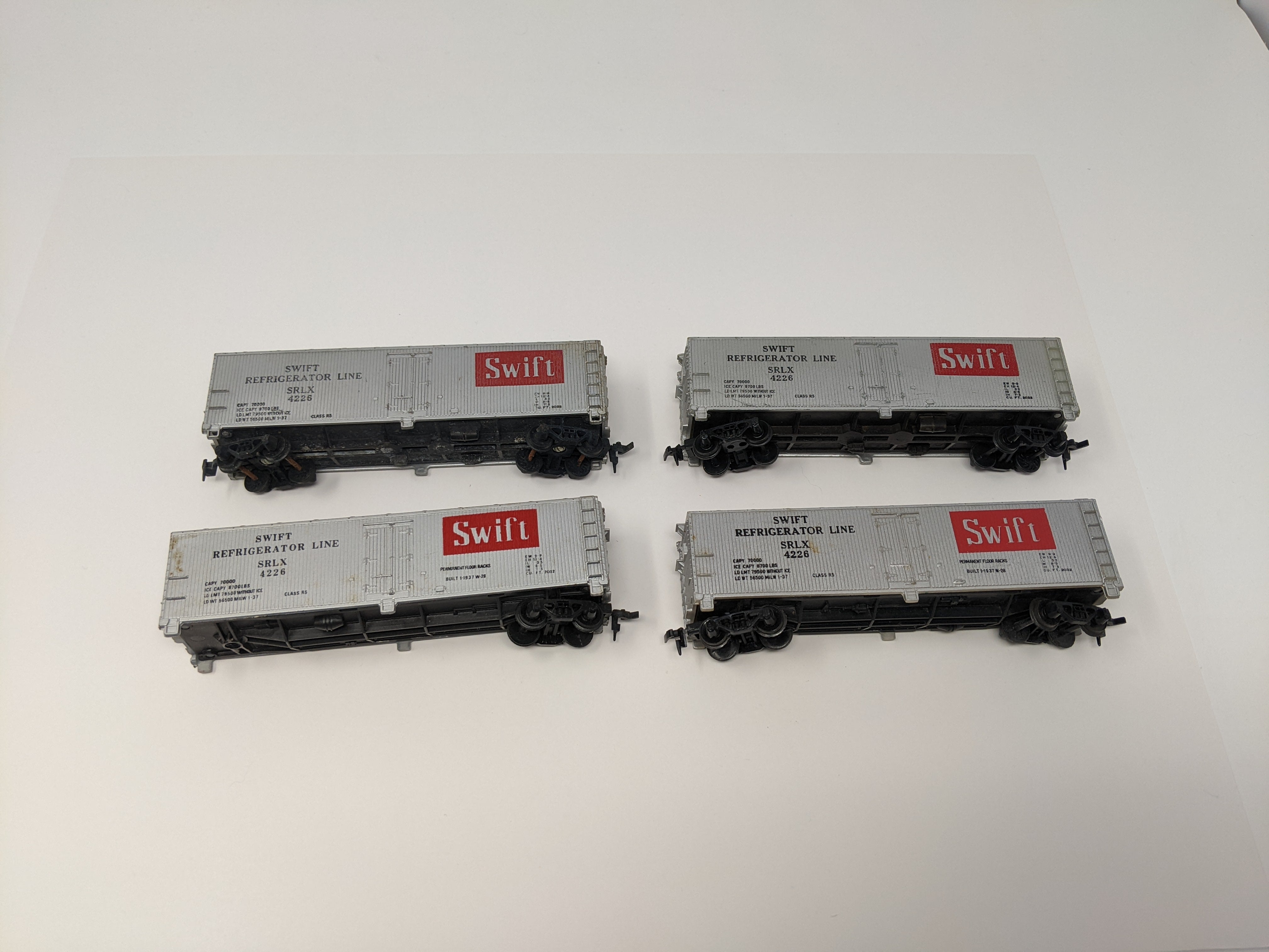 USED HO Scale, Lot of 4 Wooden Box Cars (various brands), Swift Refrigerator Line SRLX #4226, Read Description