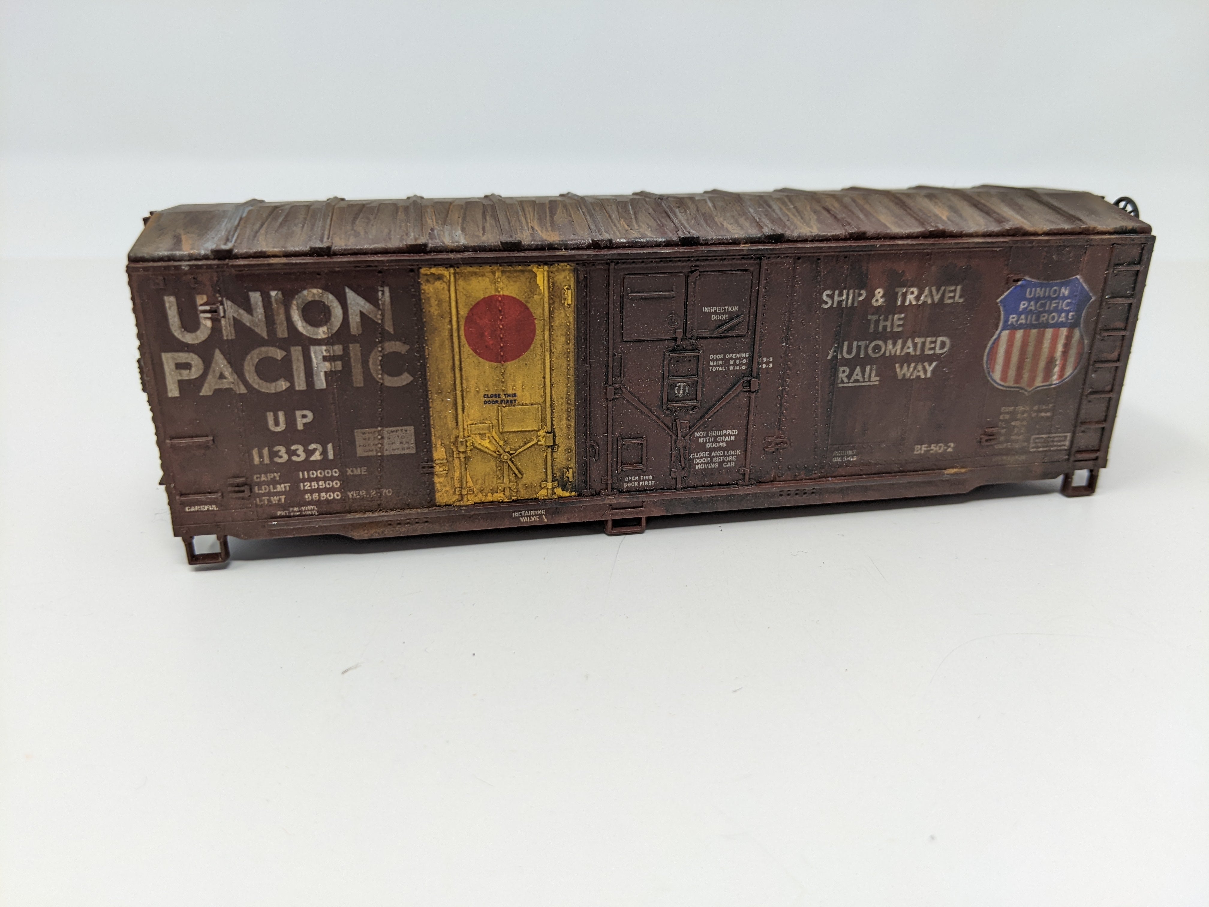 USED Athearn HO Scale, Weathered 40' Box Car, Union Pacific UP #113321, Read Description