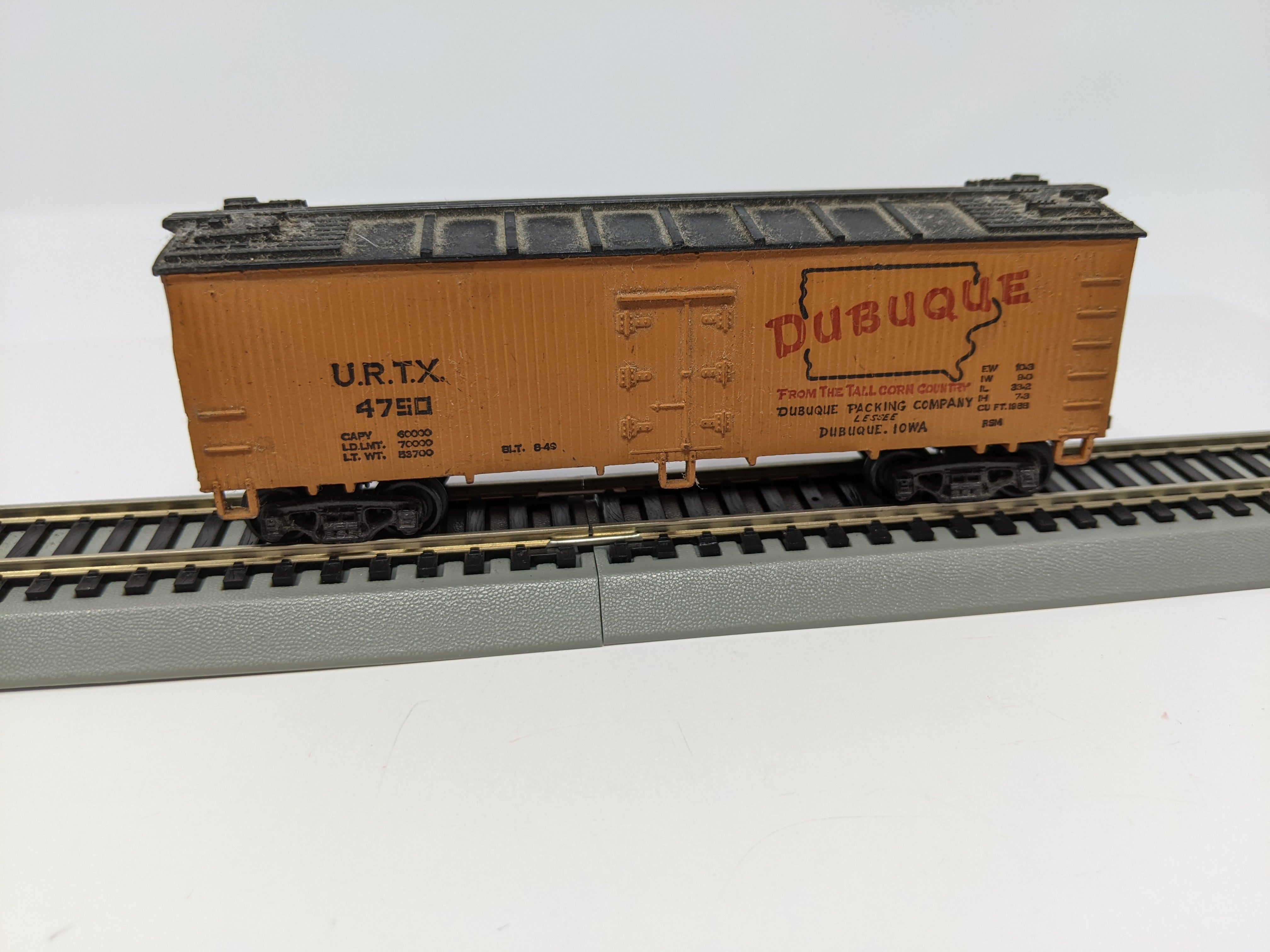 USED HO Scale, Dusbuque Wooden Box CarURTX #4750, Read Description