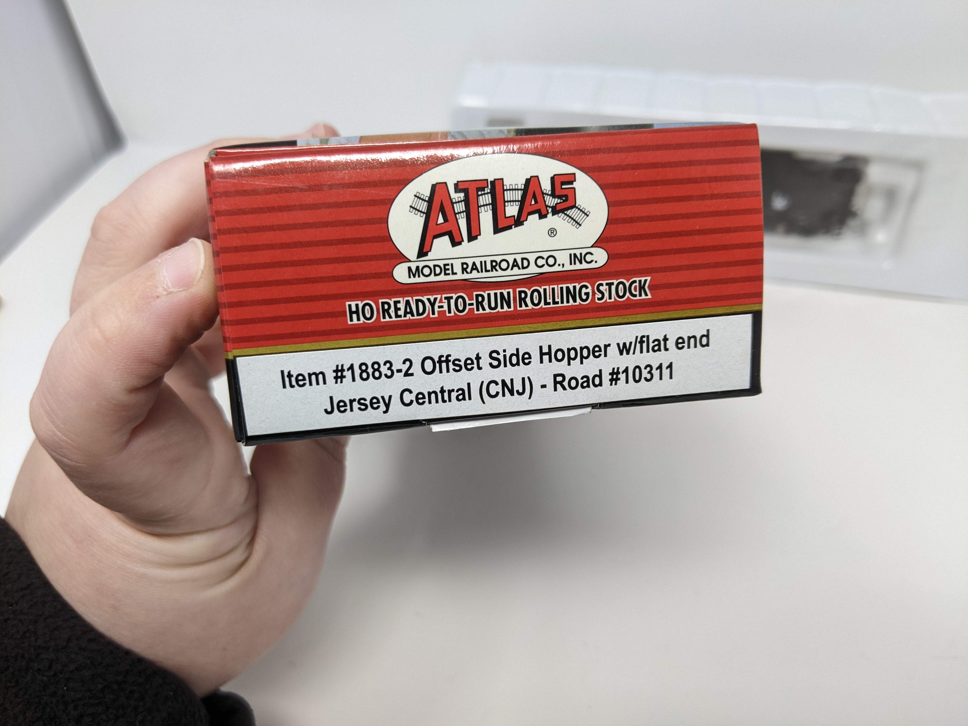 USED Atlas 1883-2 HO Scale, Offset Side Hopper with flat ends, Jersey Central CNJ #10311, Read Description