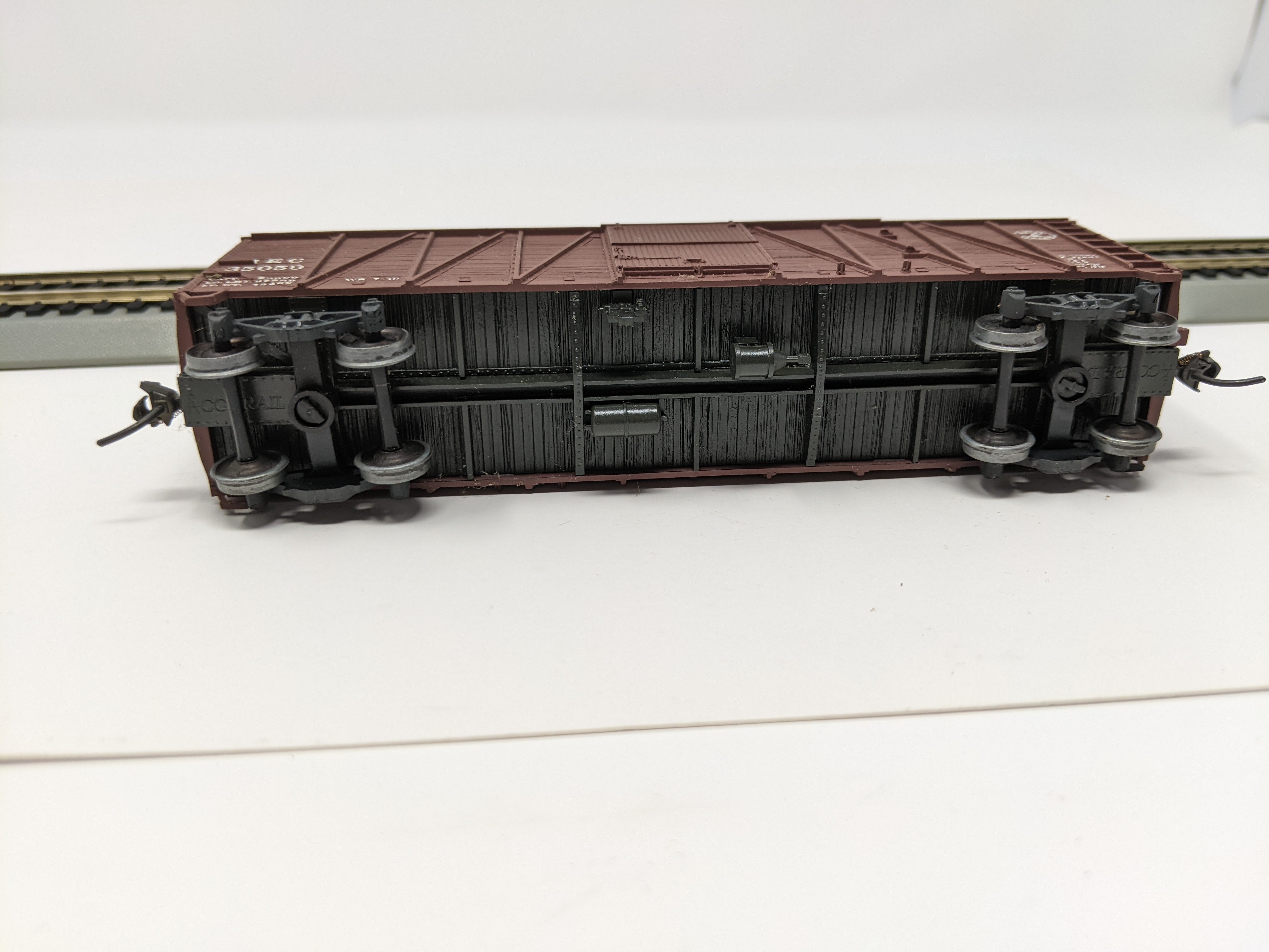 USED HO Scale, 40' Wooden Box Car, Maine Central MEC #35059, Read Description