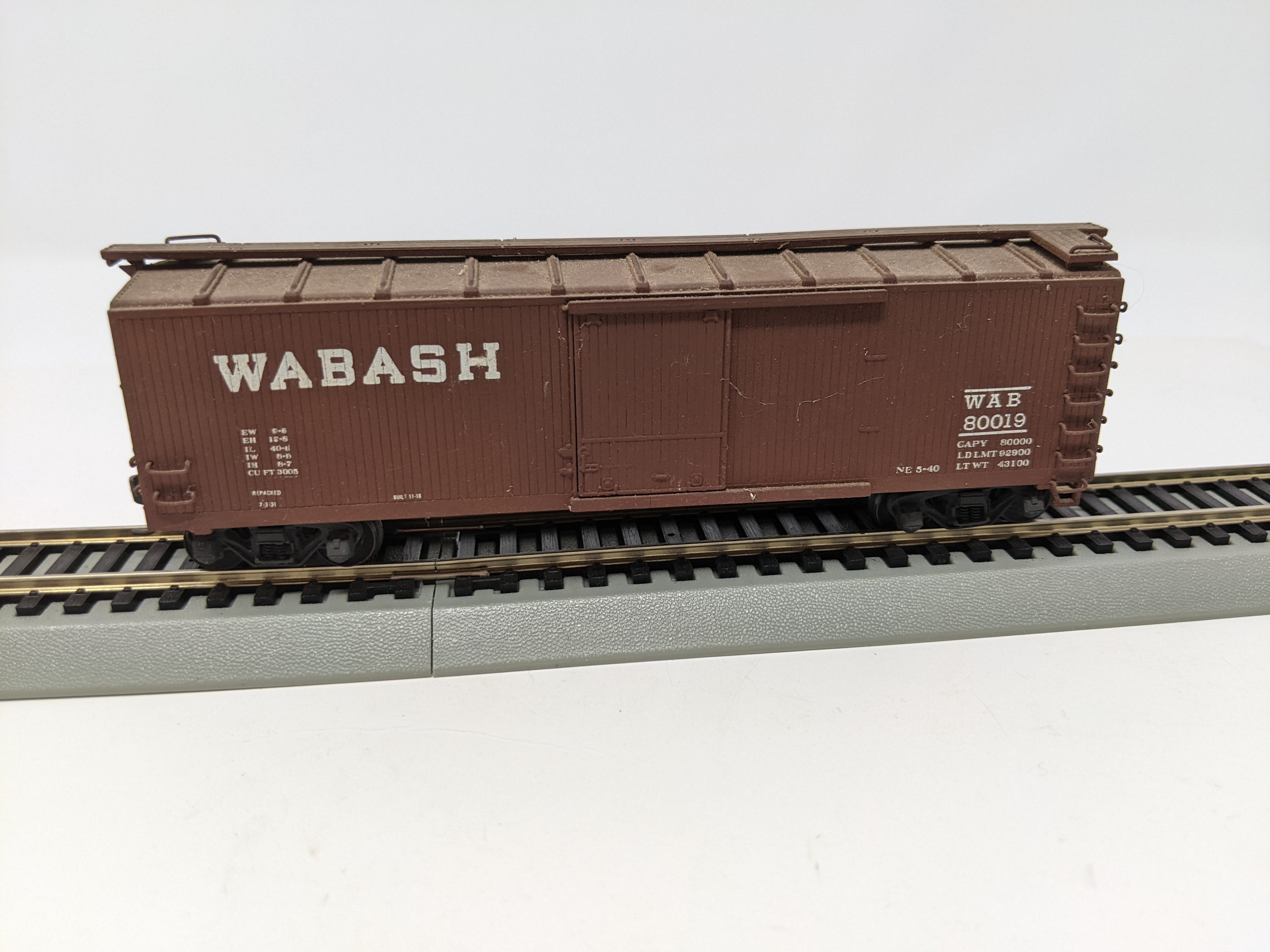 USED HO Scale, 40' Wooden Box Car, Wabash WAB #80019, Read Description