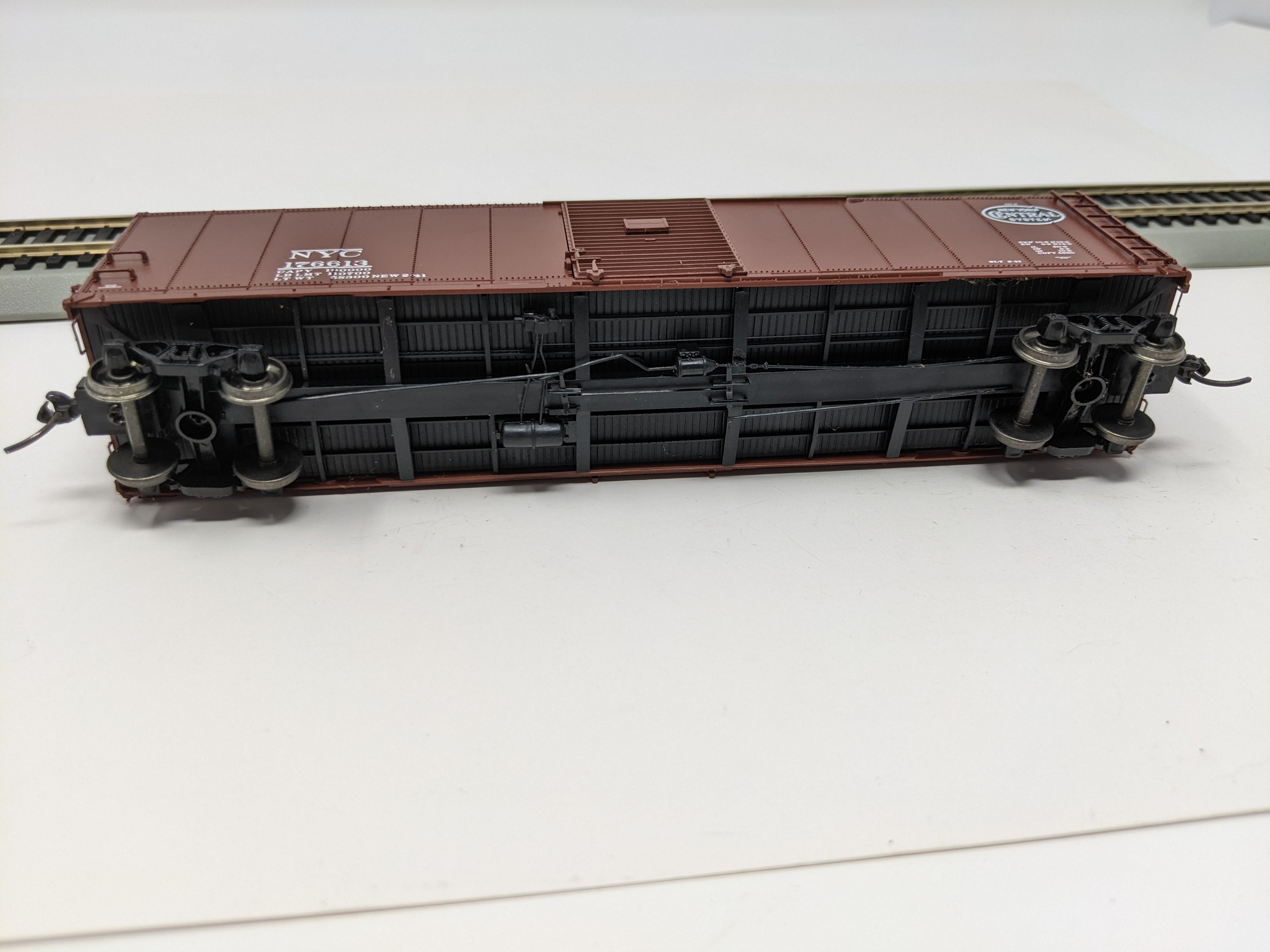 USED HO Scale, 50' Steel Box Car, New York Central NYC #176613, Read Description
