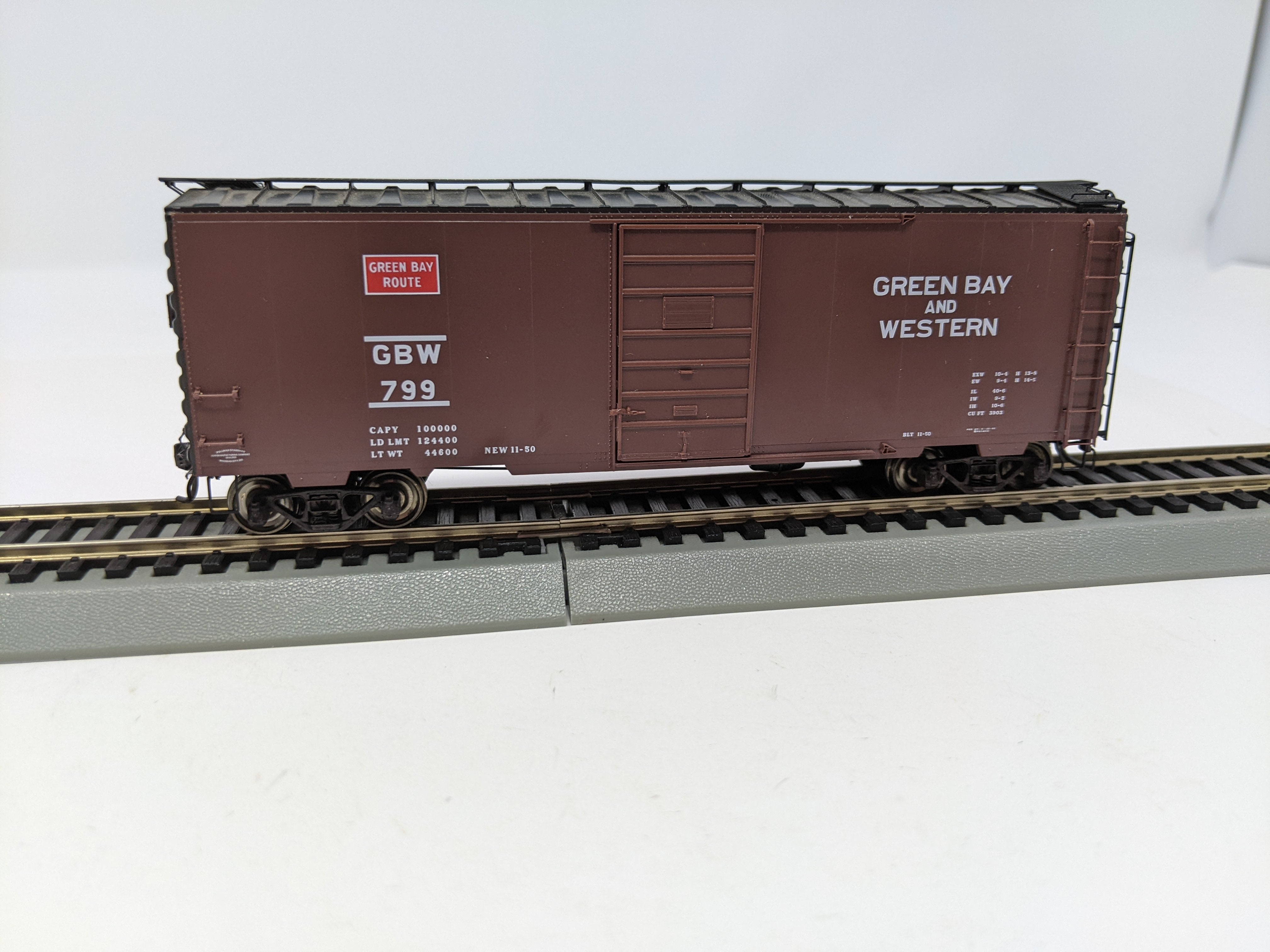 USED KADEE 4016 HO Scale, 40' PS-1 Standard Boxcar, Green Bay and Western GBW #799, Read Description