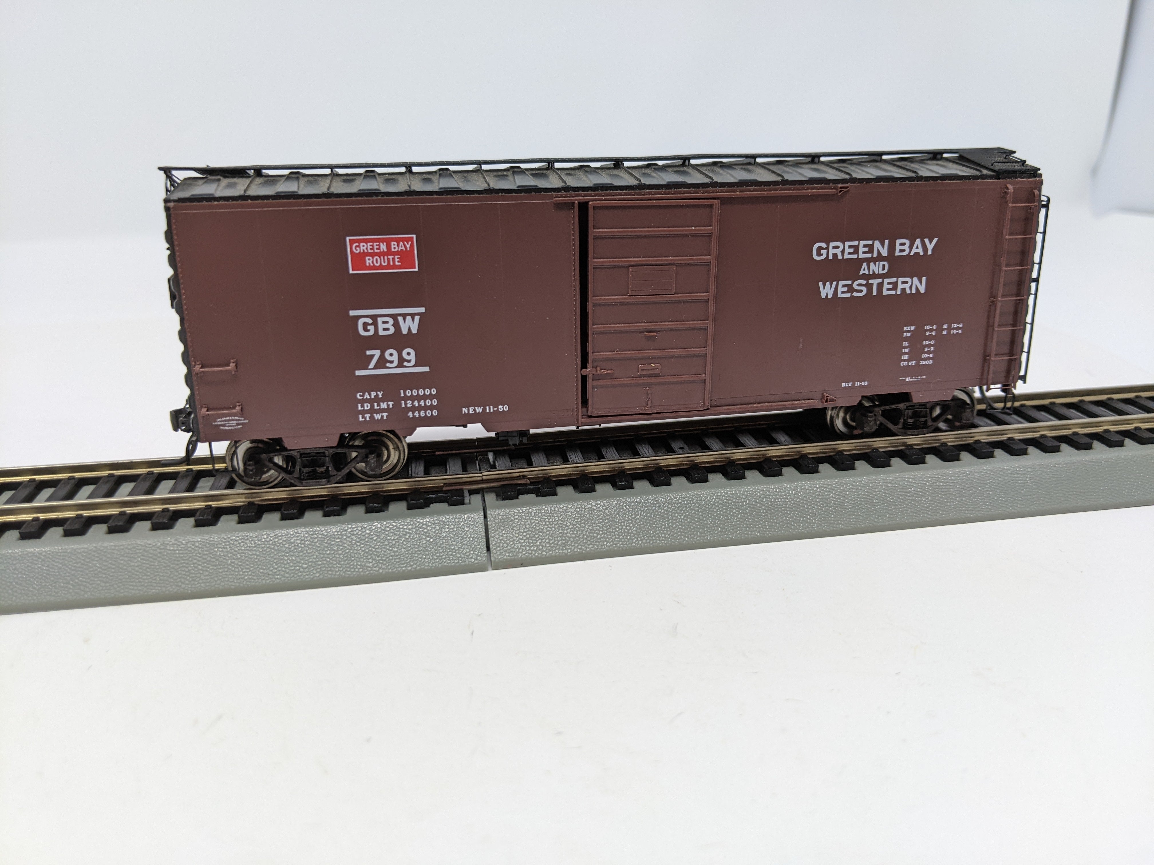 USED KADEE 4016 HO Scale, 40' PS-1 Standard Boxcar, Green Bay and Western GBW #799, Read Description