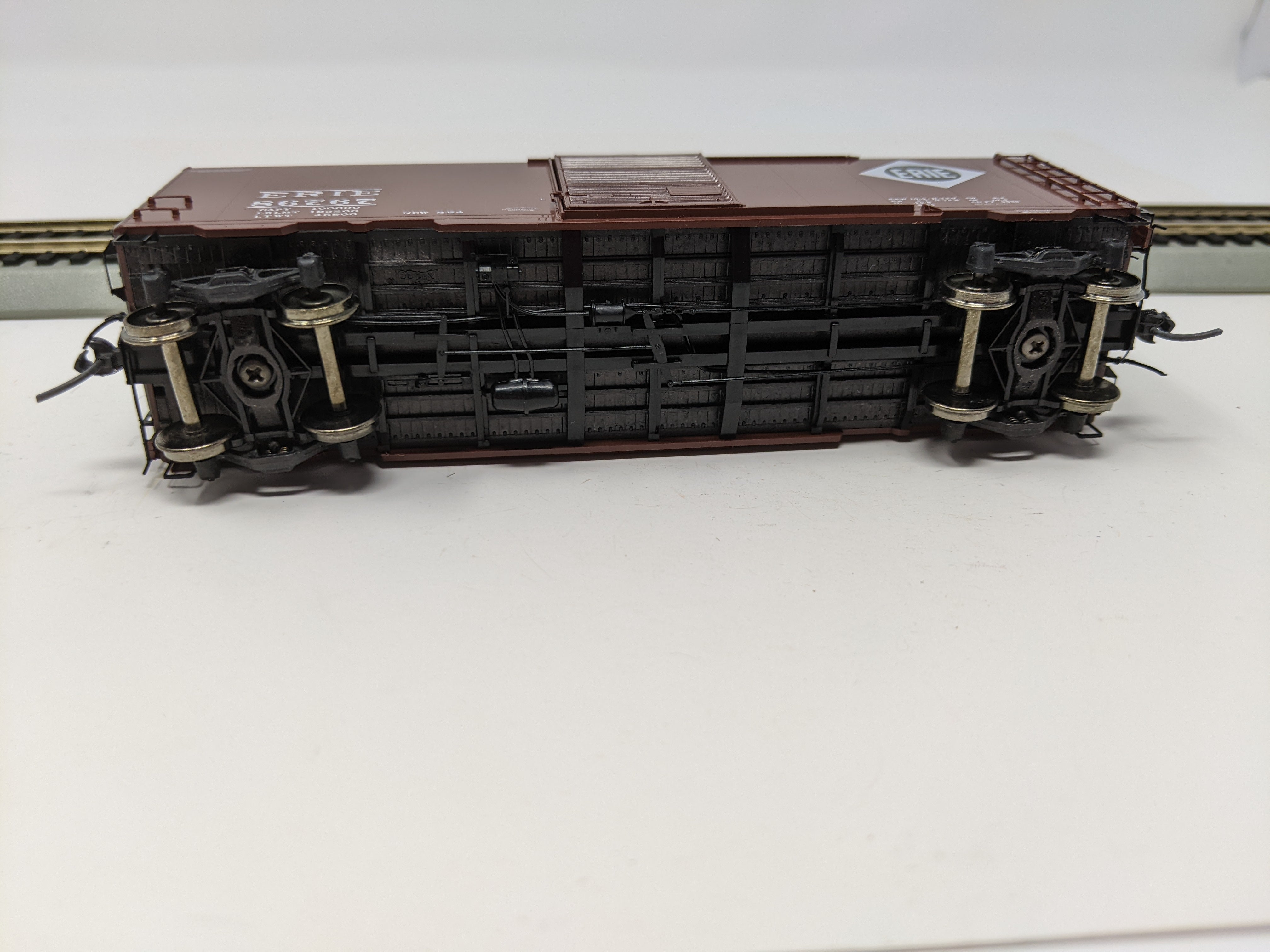 USED KADEE 4904 HO Scale, 40' PS-1 Standard Boxcar, Erie #86767, Read Description