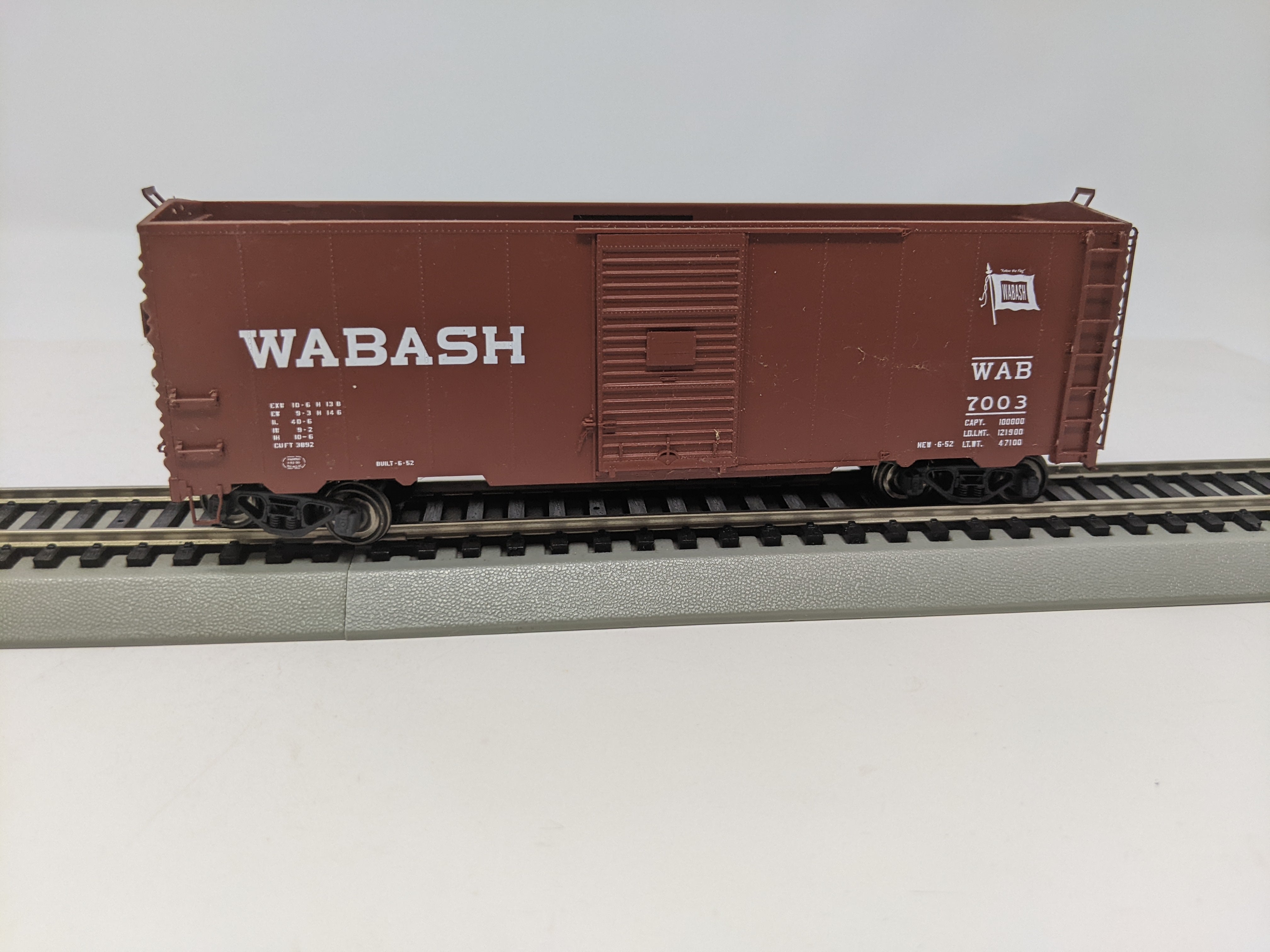 USED HO Scale, 40' Box Car, Wabash WAB #7003, Read Description