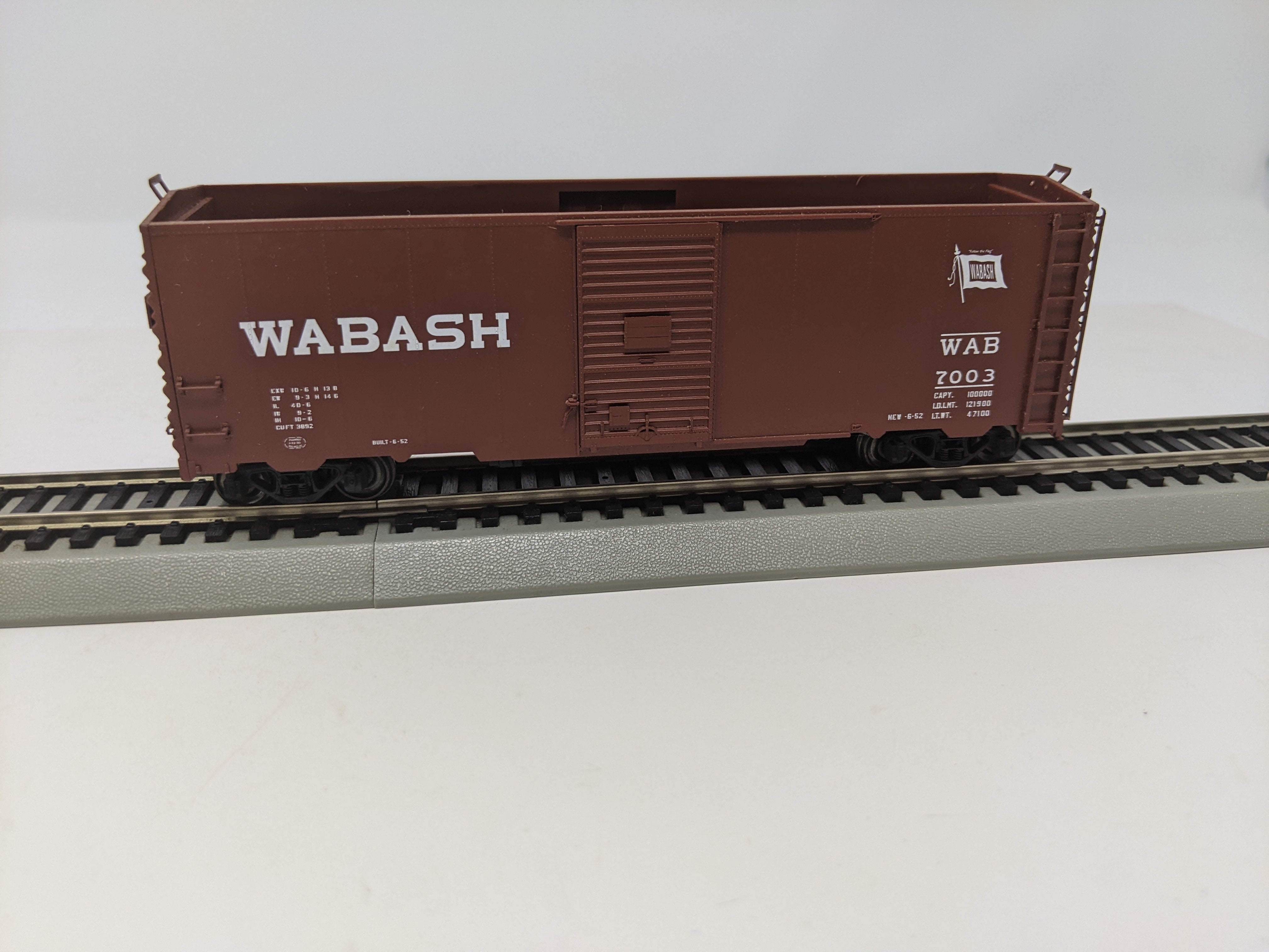 USED HO Scale, 40' Box Car, Wabash WAB #7003, Read Description