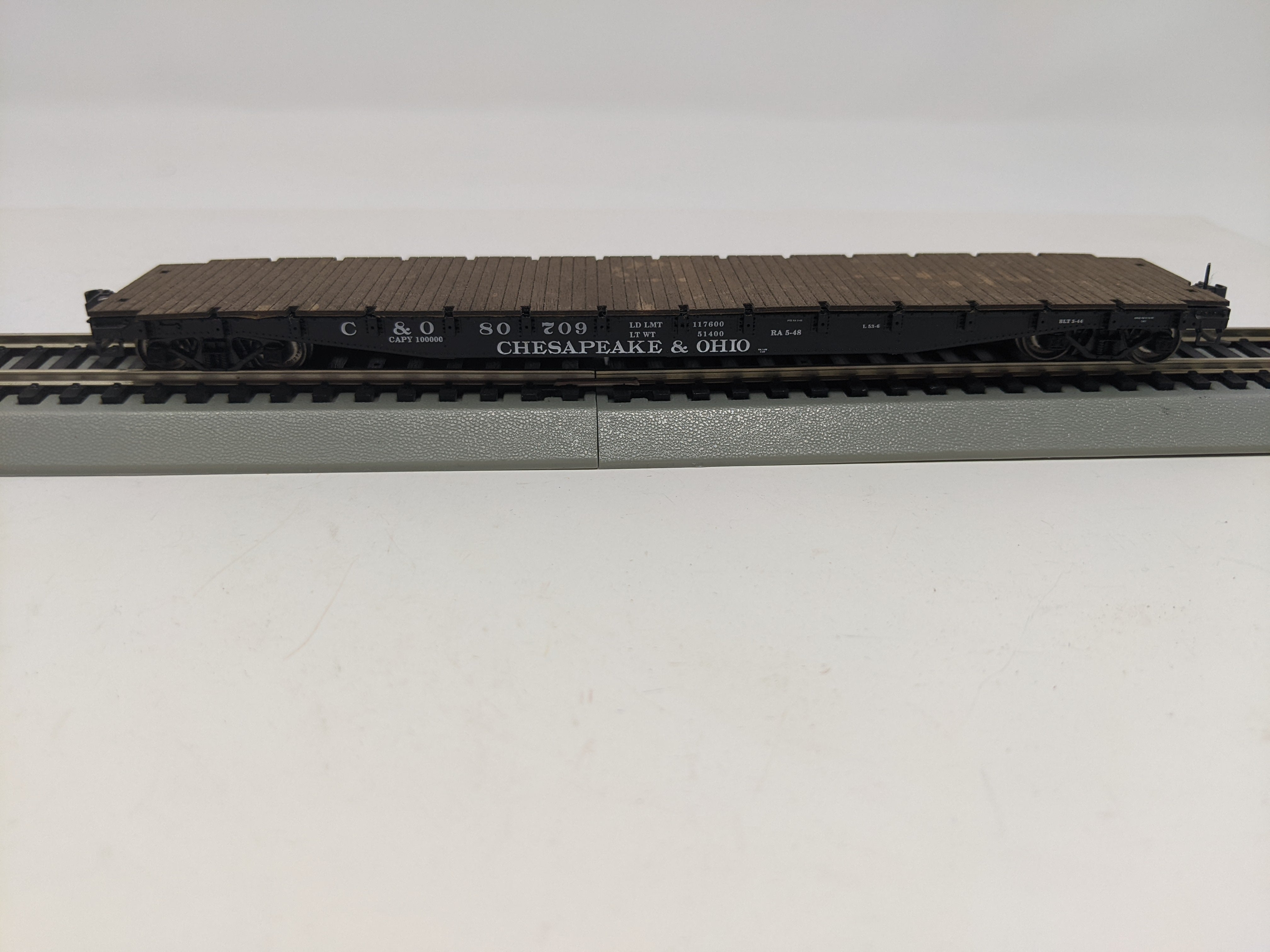 USED HO Scale, 55' Flat Car with Wood Deck, Chesapeake and Ohio C&O #80709, Read Description