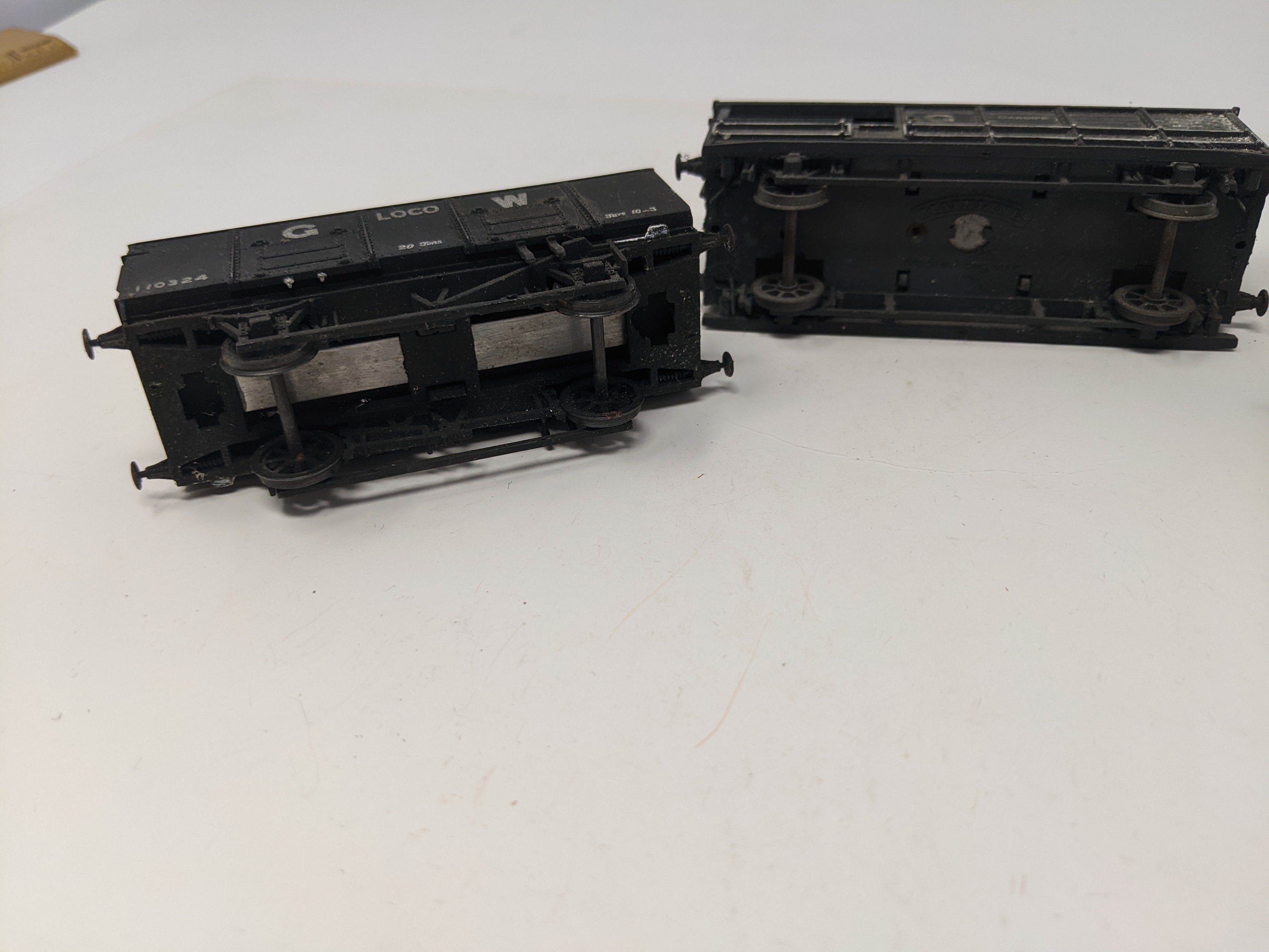 USED HO Scale, Lot of 6 Mainline & Hornby Wagons, Milk Tank Cars + more, Read Description