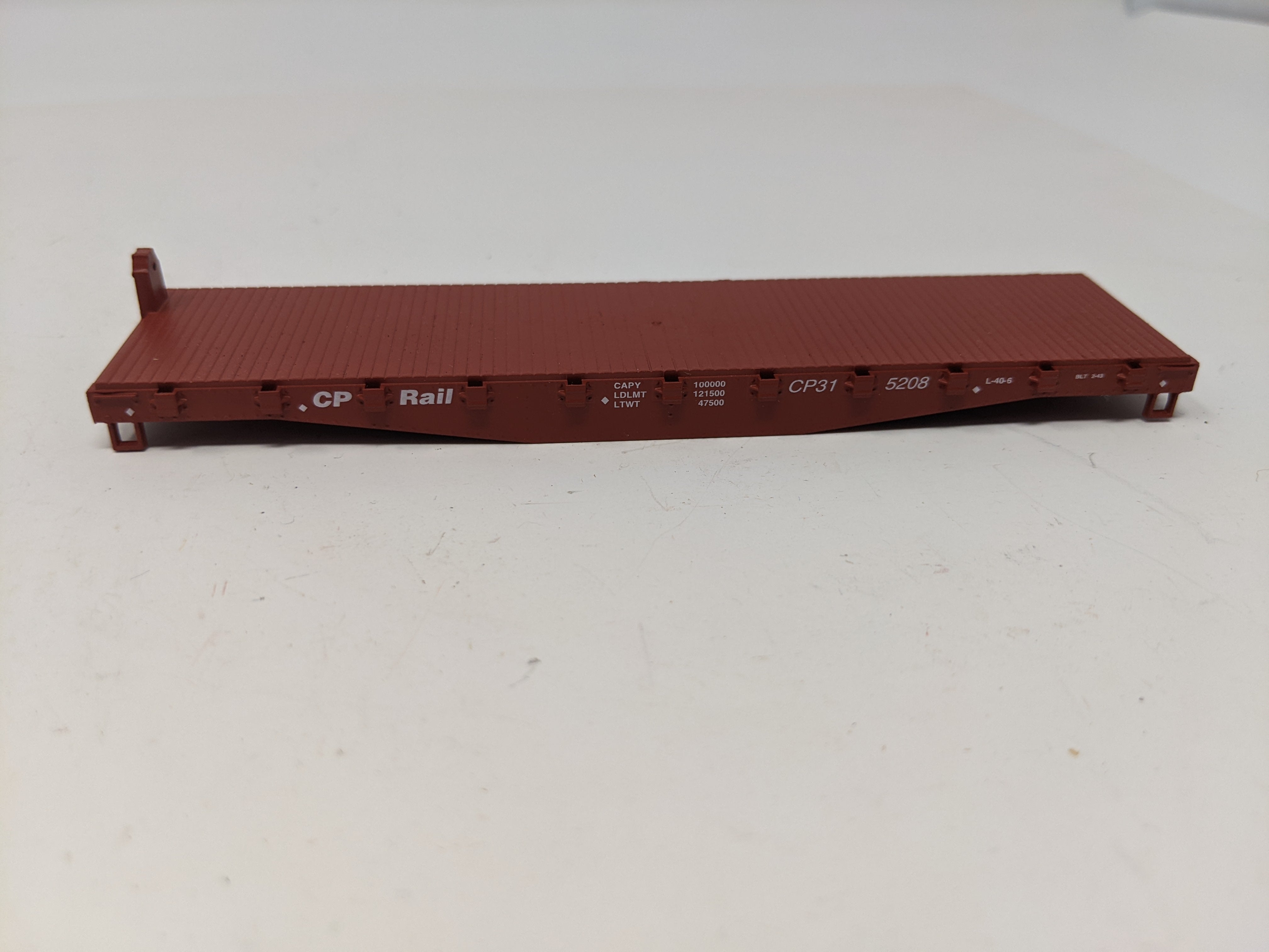 USED Athearn HO Scale, 40' Flat Car (incomplete), Canadian Pacific CP31 #5208, Read Description