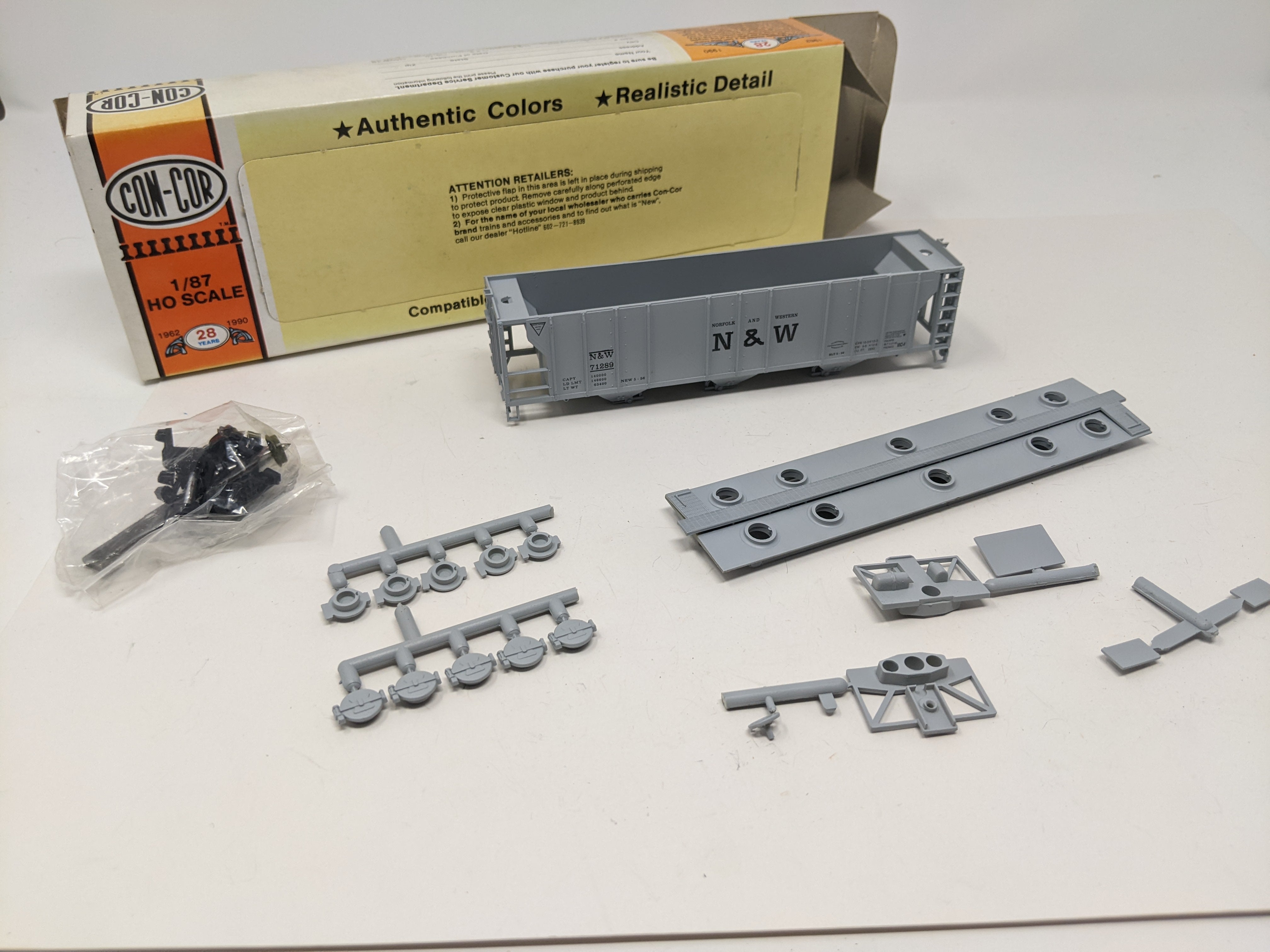 USED Con-Cor HO Scale, PS-2 Covered Hopper, Norfolk & Western NW #71289 (KIT)