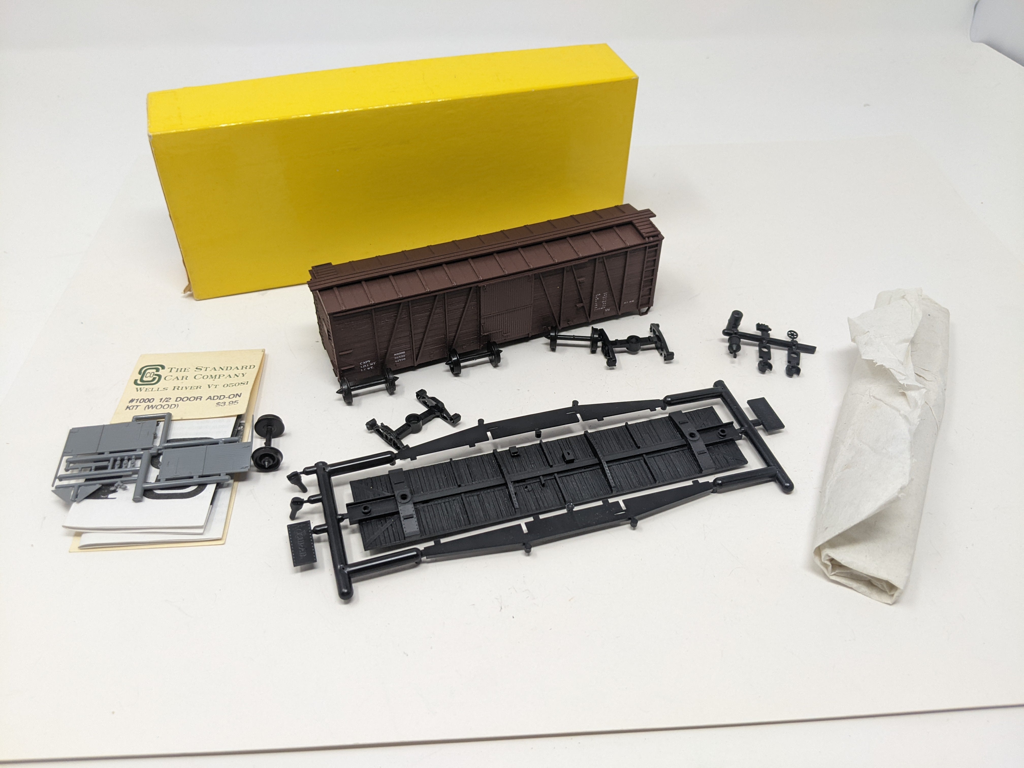 USED Accurail HO Scale, Wooden Box Car, Undecorated (KIT)