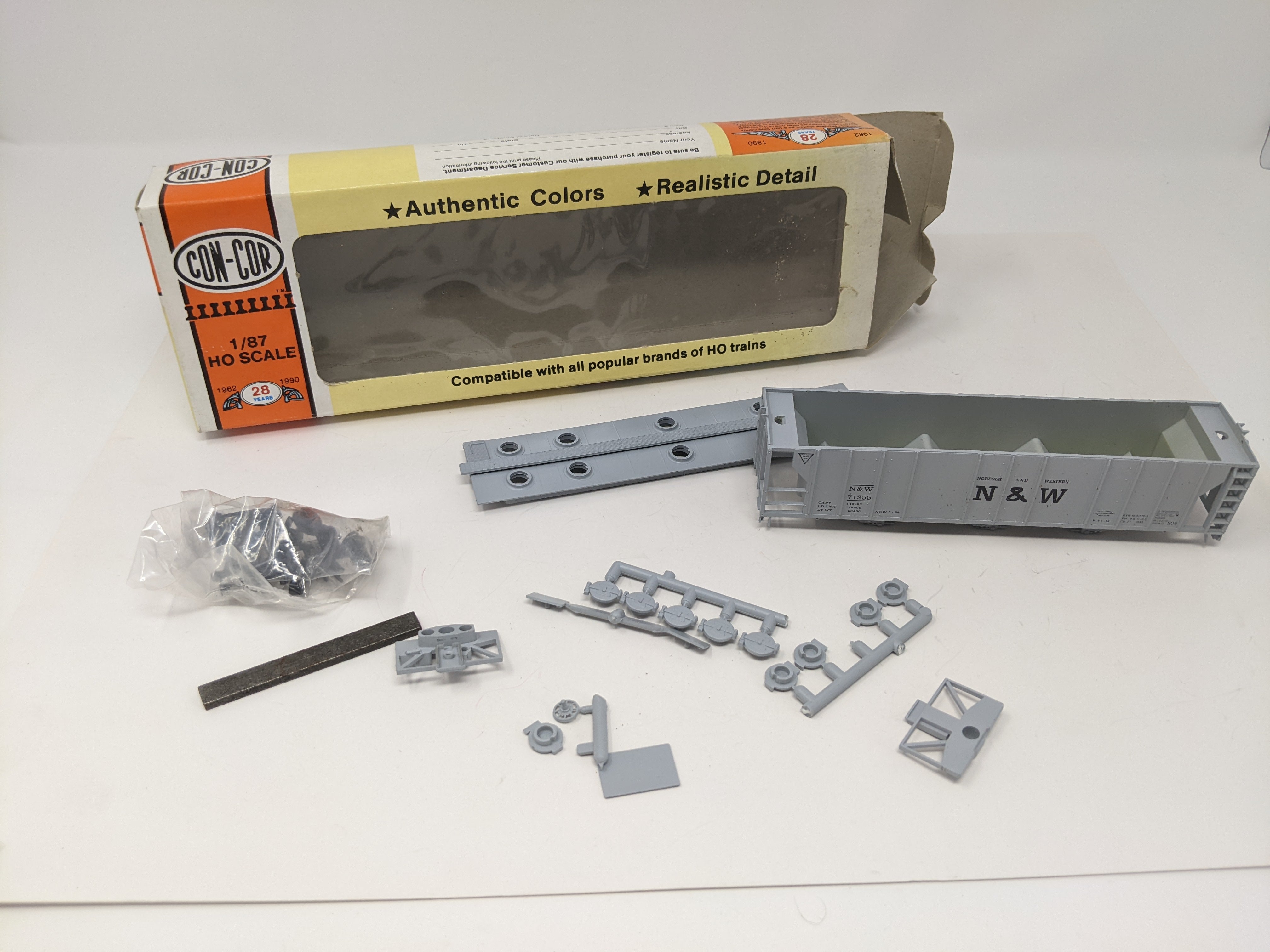 USED Con-Cor HO Scale, PS-2 Covered Hopper, Norfolk & Western NW #71255 (KIT)