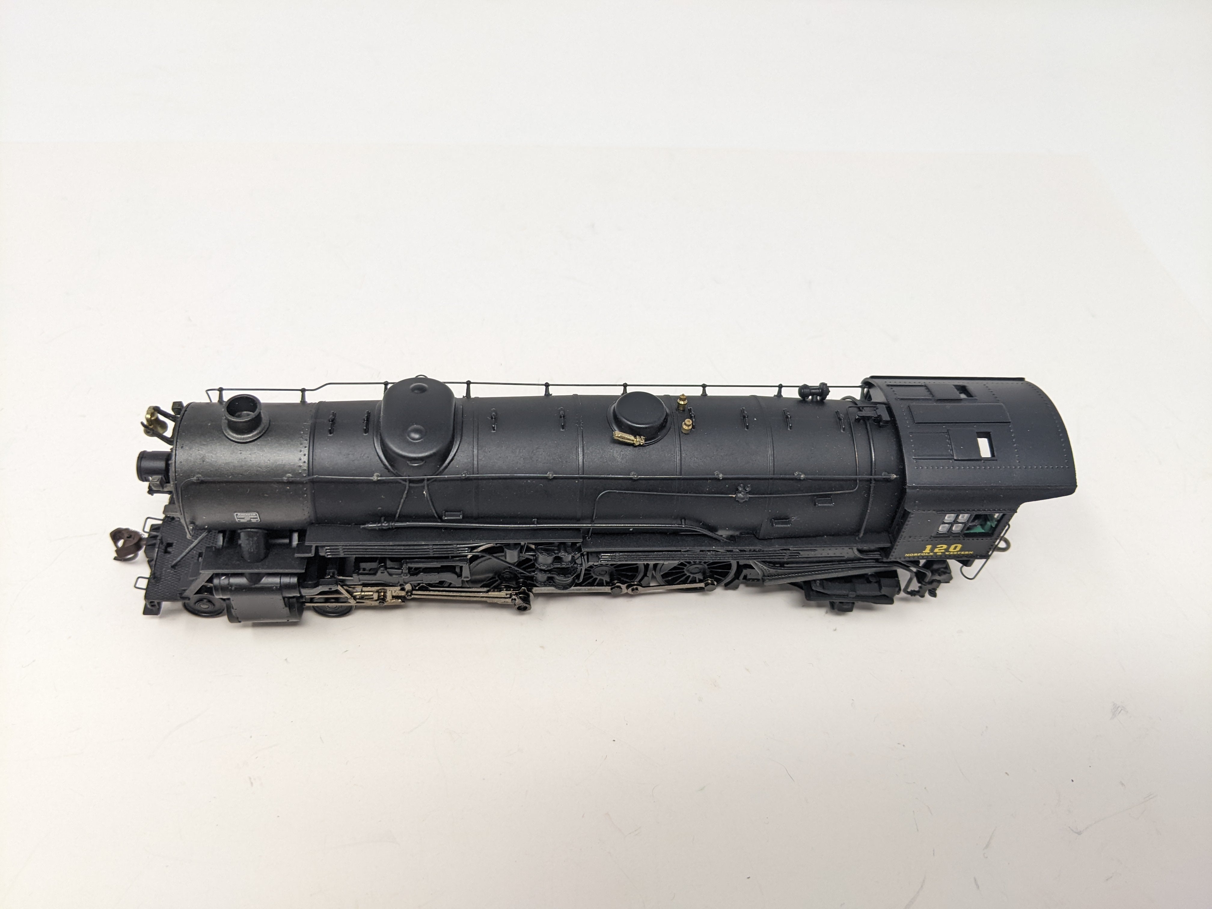 USED Bachmann 82504 HO Scale, USRA Heavy Mountain 4-8-2 Steam Locomotive, Norfolk & Western #120 (DC)