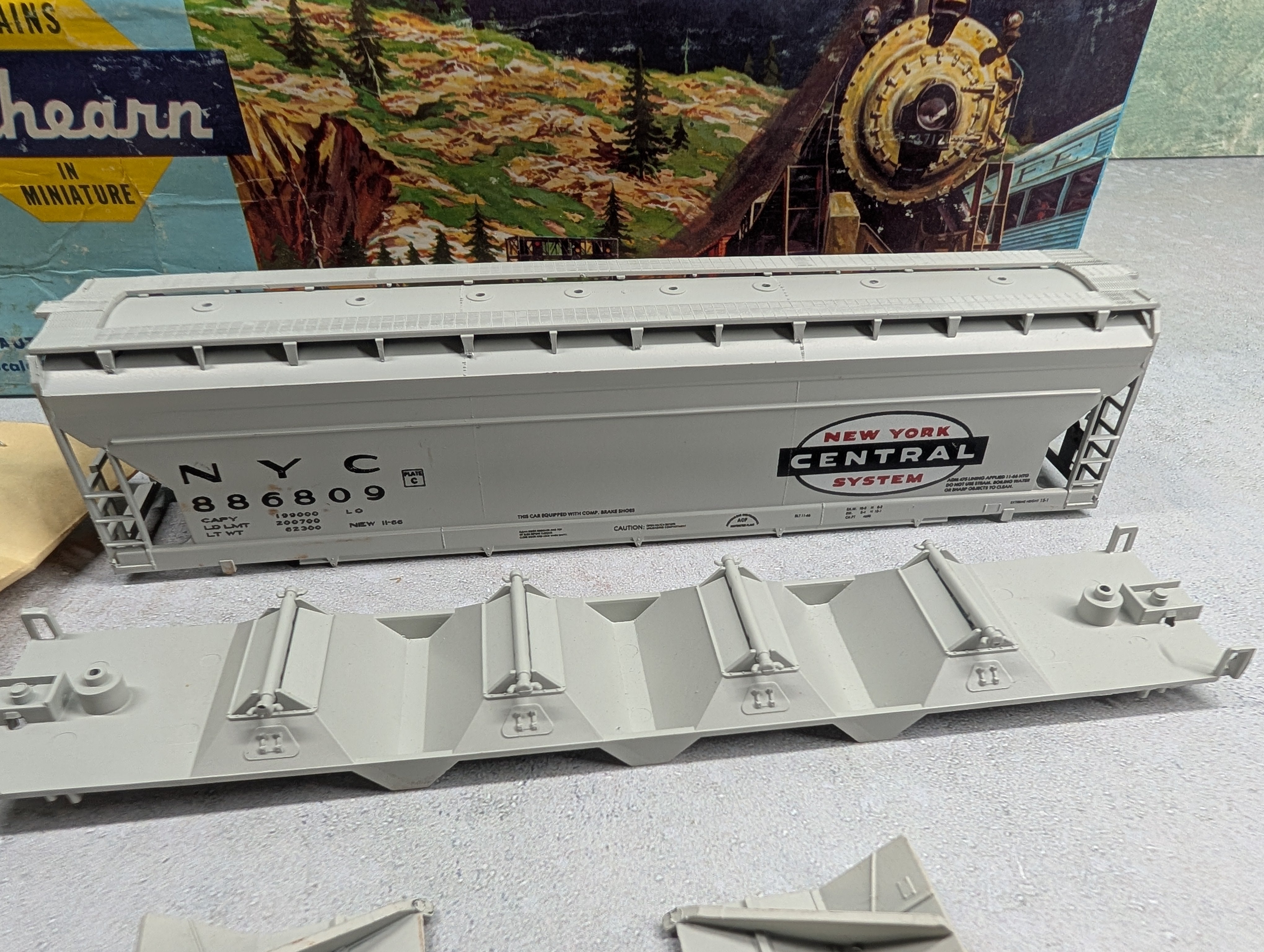 USED Bev-Bel 338 HO Scale 4 Bay ACF Center Flow Hopper New York Central NYC #886809 KIT