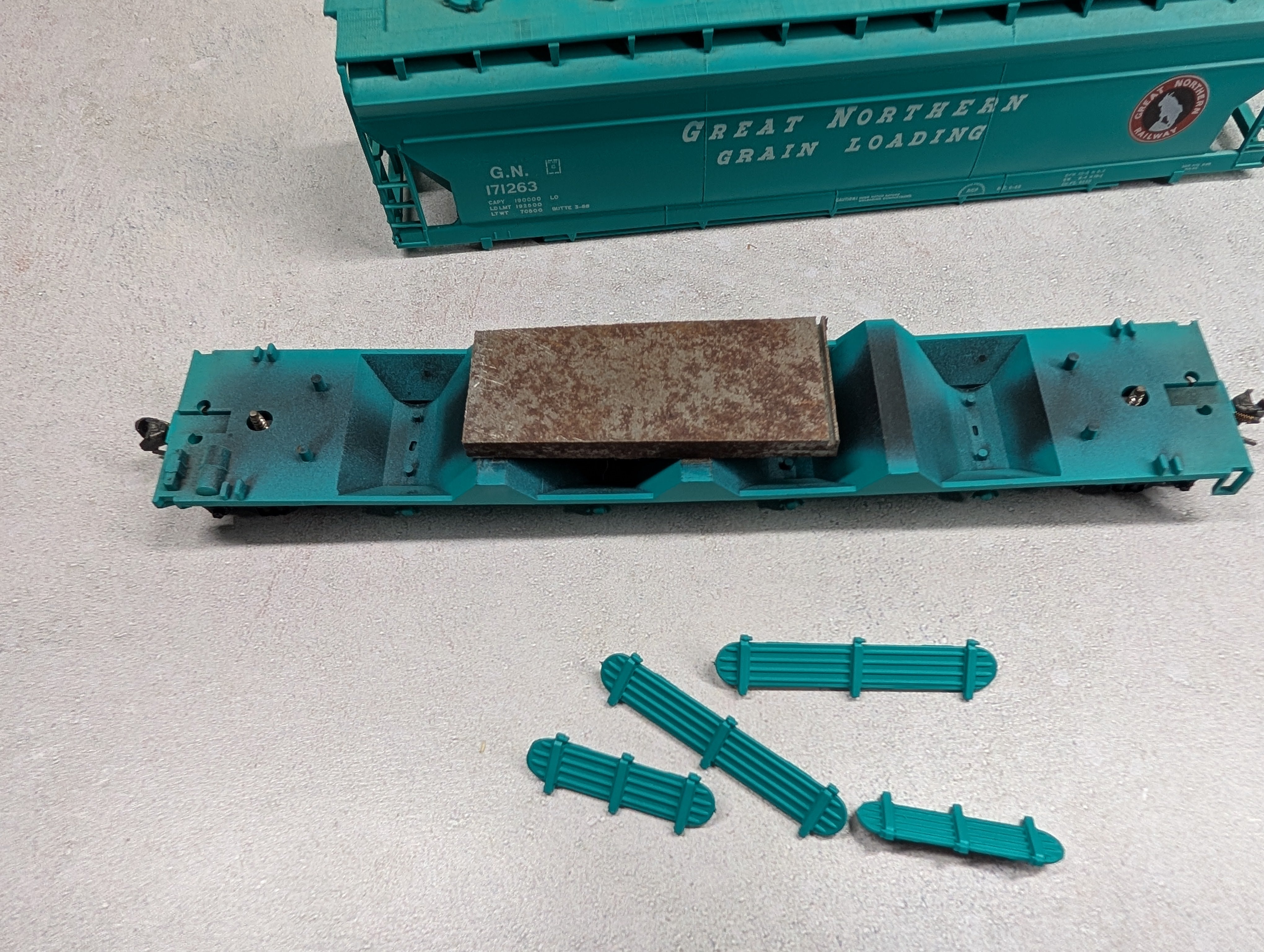 USED Athearn 1906 HO Scale 4 Bay ACF Center Flow Hopper Great Northern GN #171263 KIT