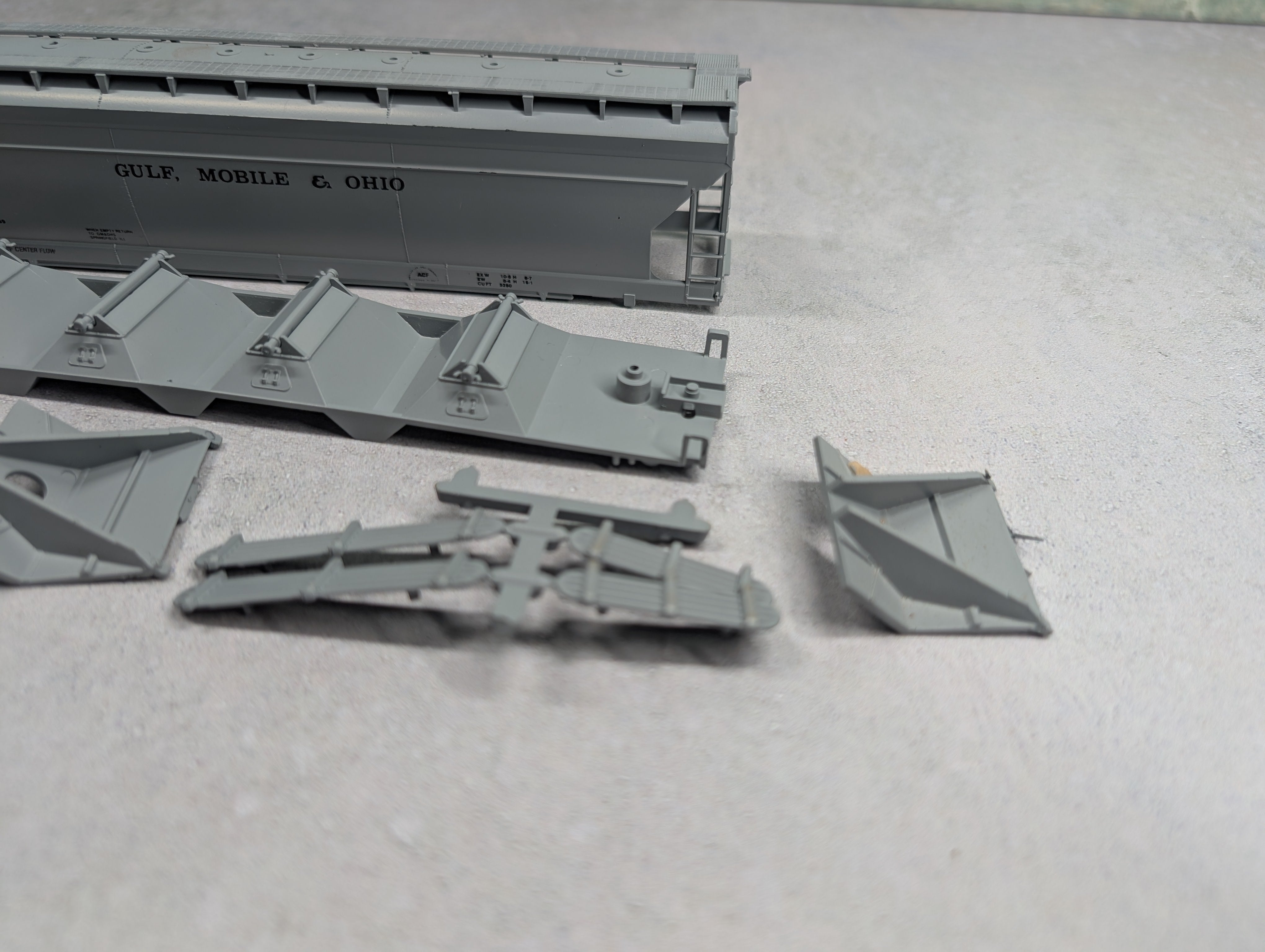 USED Athearn HO Scale 4 Bay ACF Center Flow Hopper Gulf Mobile & Ohio GM&O #81039 Con-Cor Custom KIT