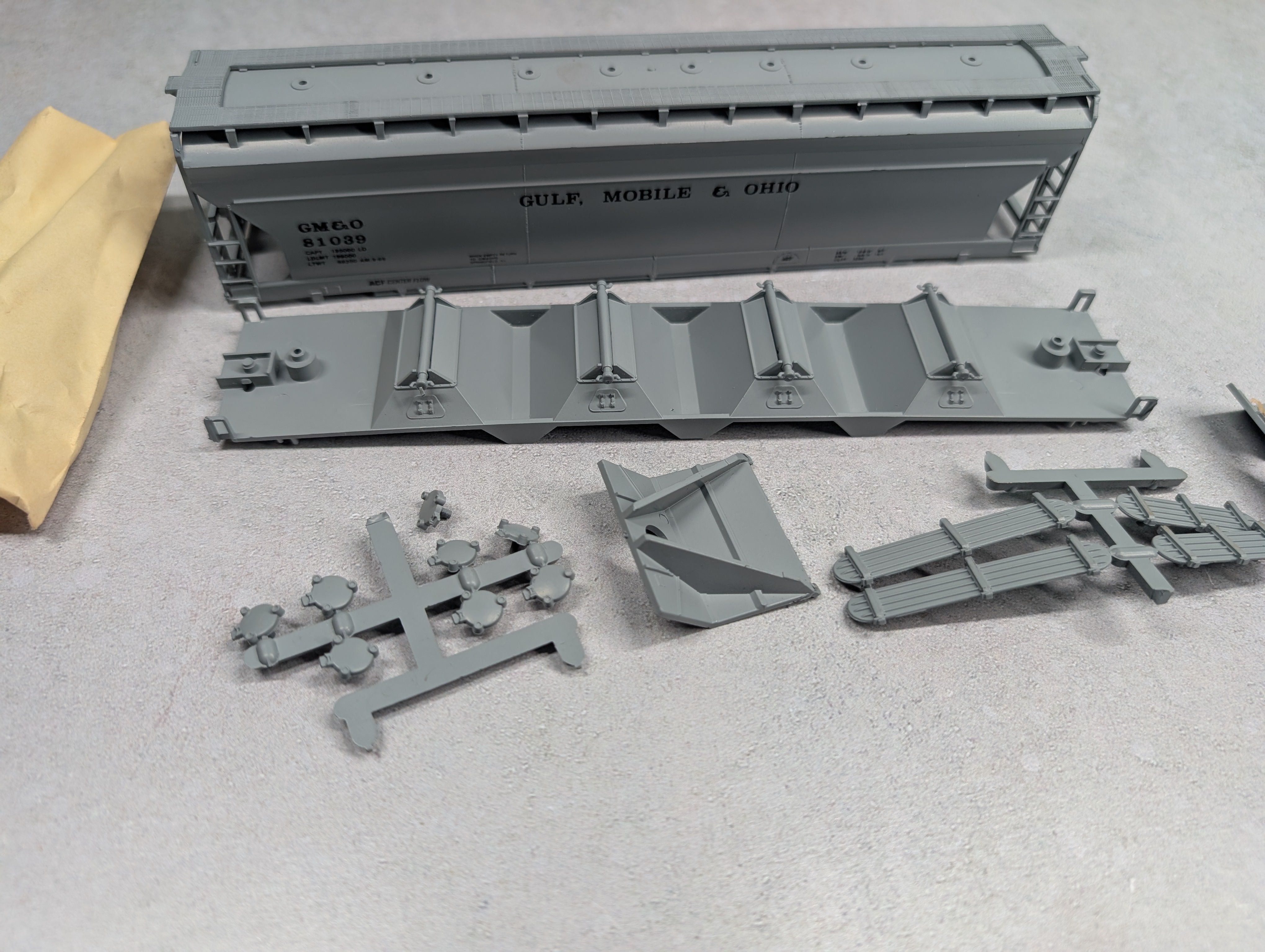 USED Athearn HO Scale 4 Bay ACF Center Flow Hopper Gulf Mobile & Ohio GM&O #81039 Con-Cor Custom KIT