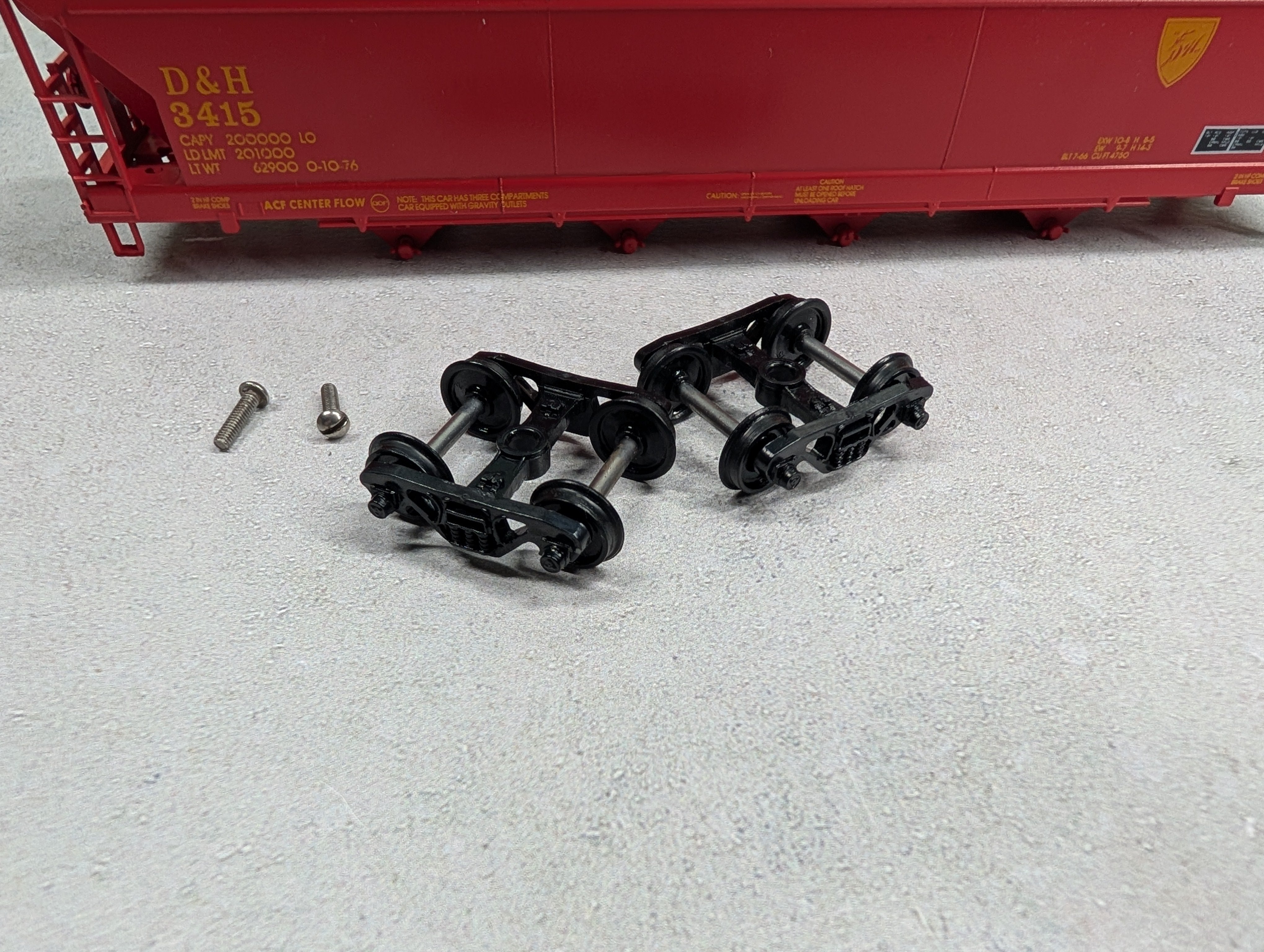 USED Bev-Bel 225 HO Scale 4 Bay ACF Center Flow Hopper Delaware and Hudson D&H #3415
