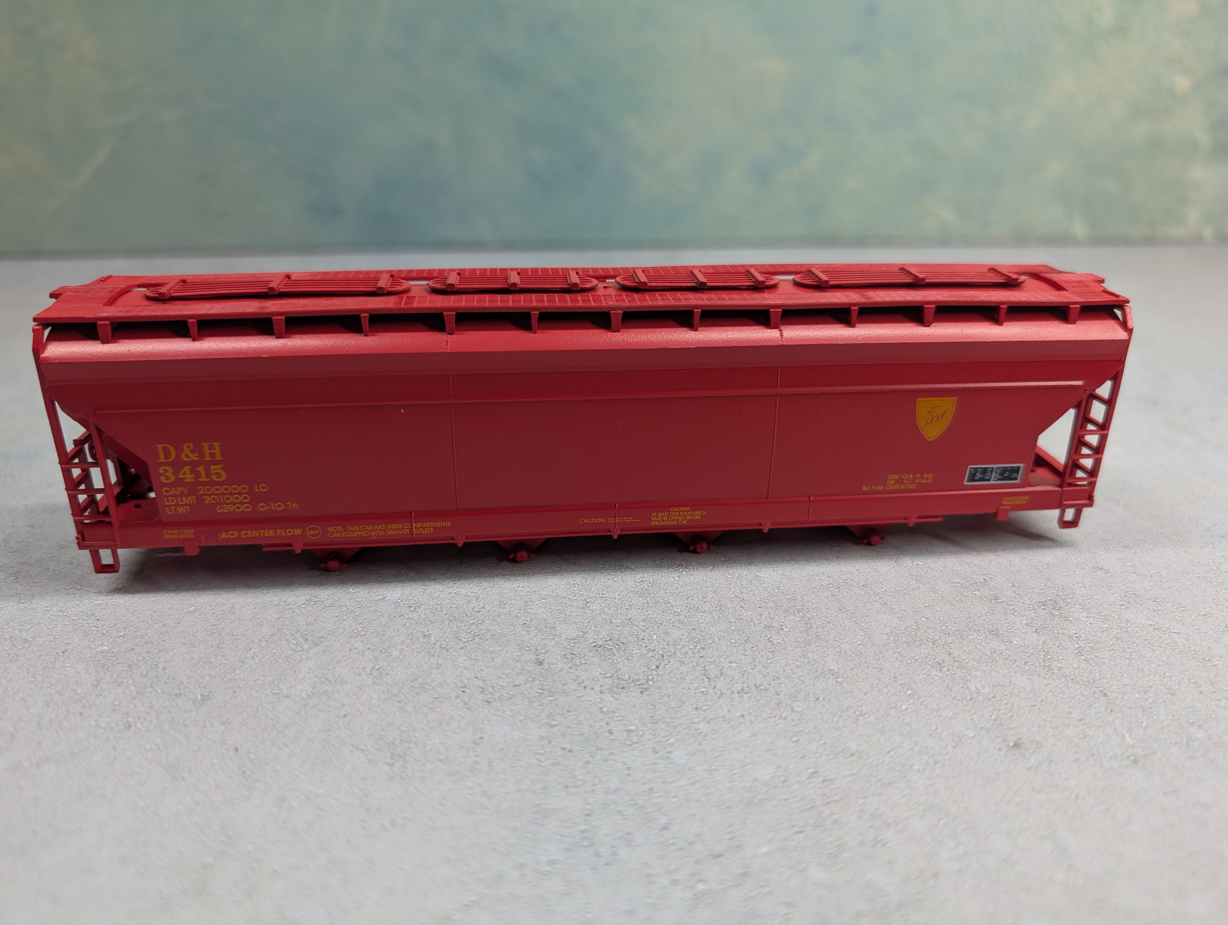 USED Bev-Bel 225 HO Scale 4 Bay ACF Center Flow Hopper Delaware and Hudson D&H #3415