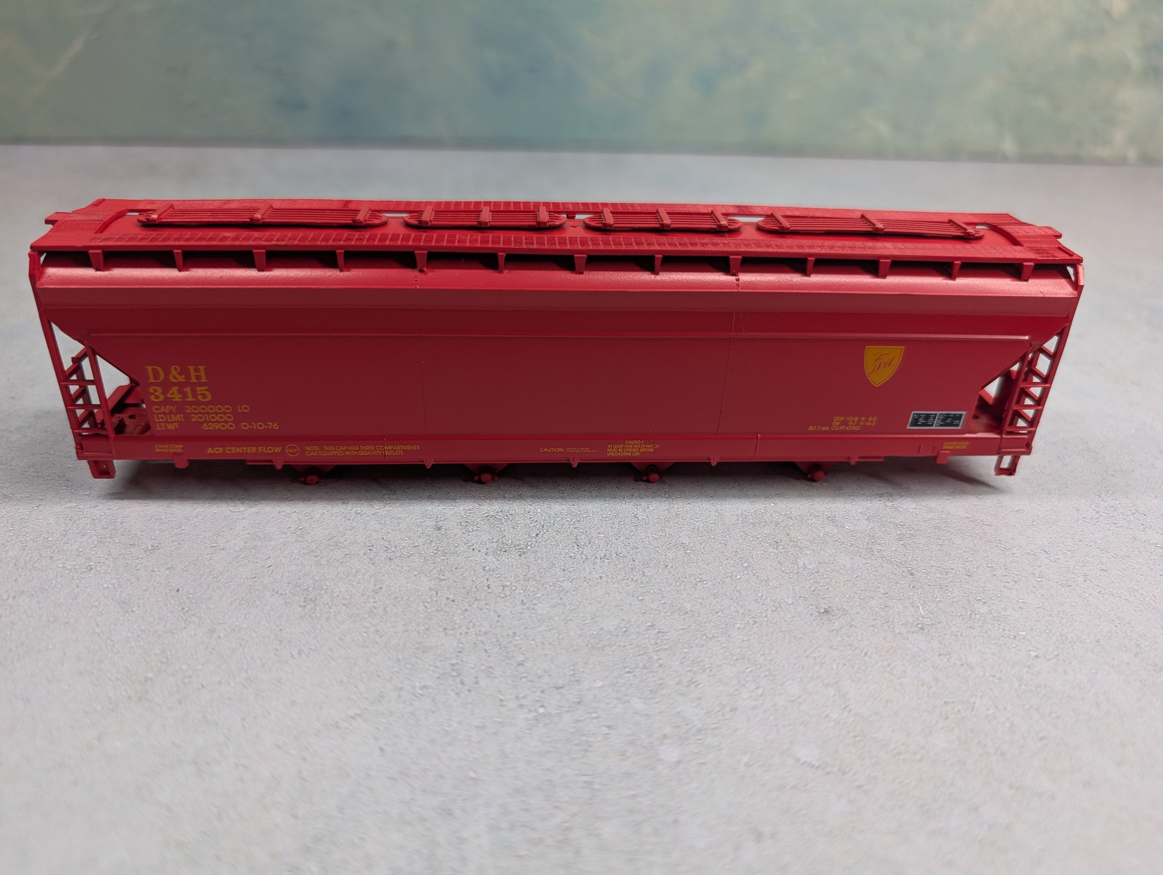 USED Bev-Bel 225 HO Scale 4 Bay ACF Center Flow Hopper Delaware and Hudson D&H #3415