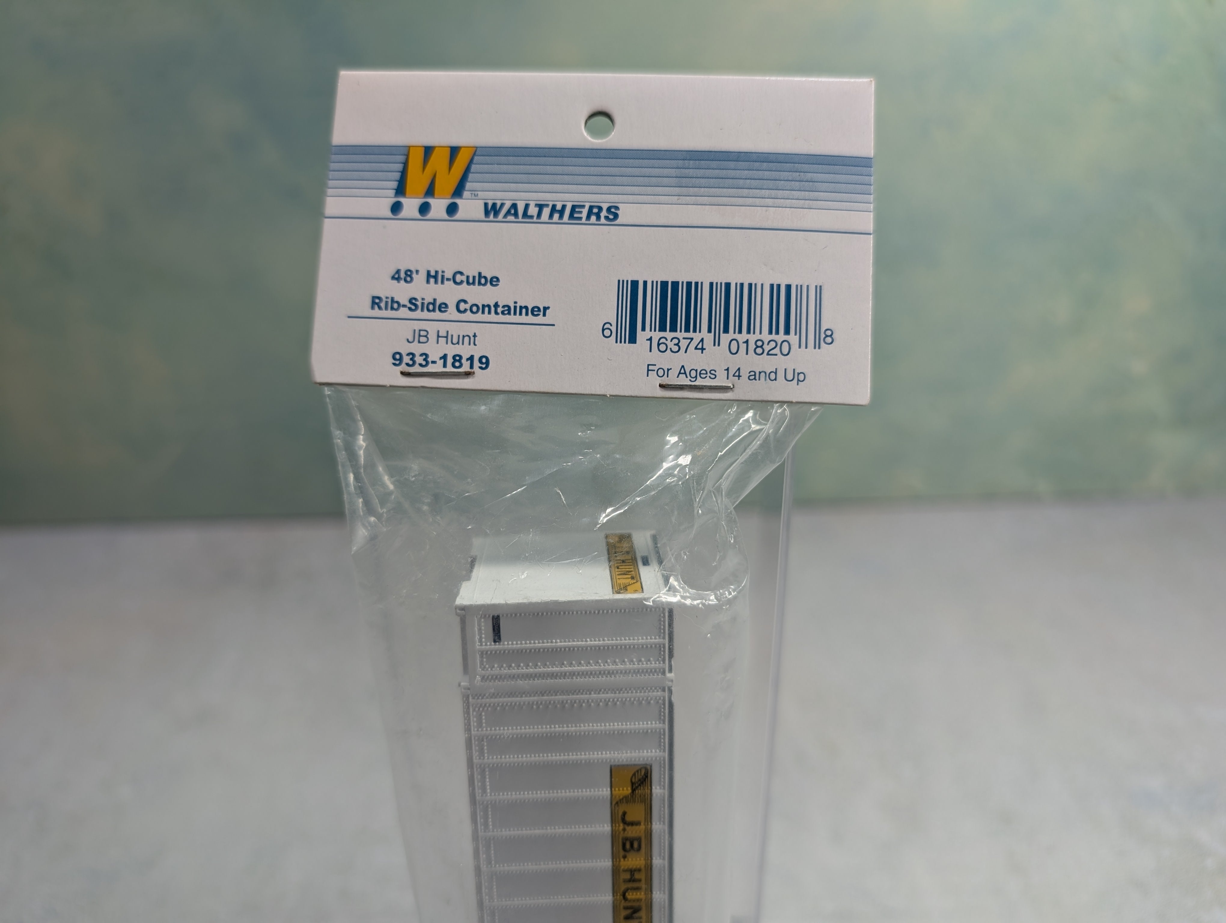 Walthers 933-1819 HO Scale 48' Hi-Cube Rib Side Container JB Hunt JBHU #700067