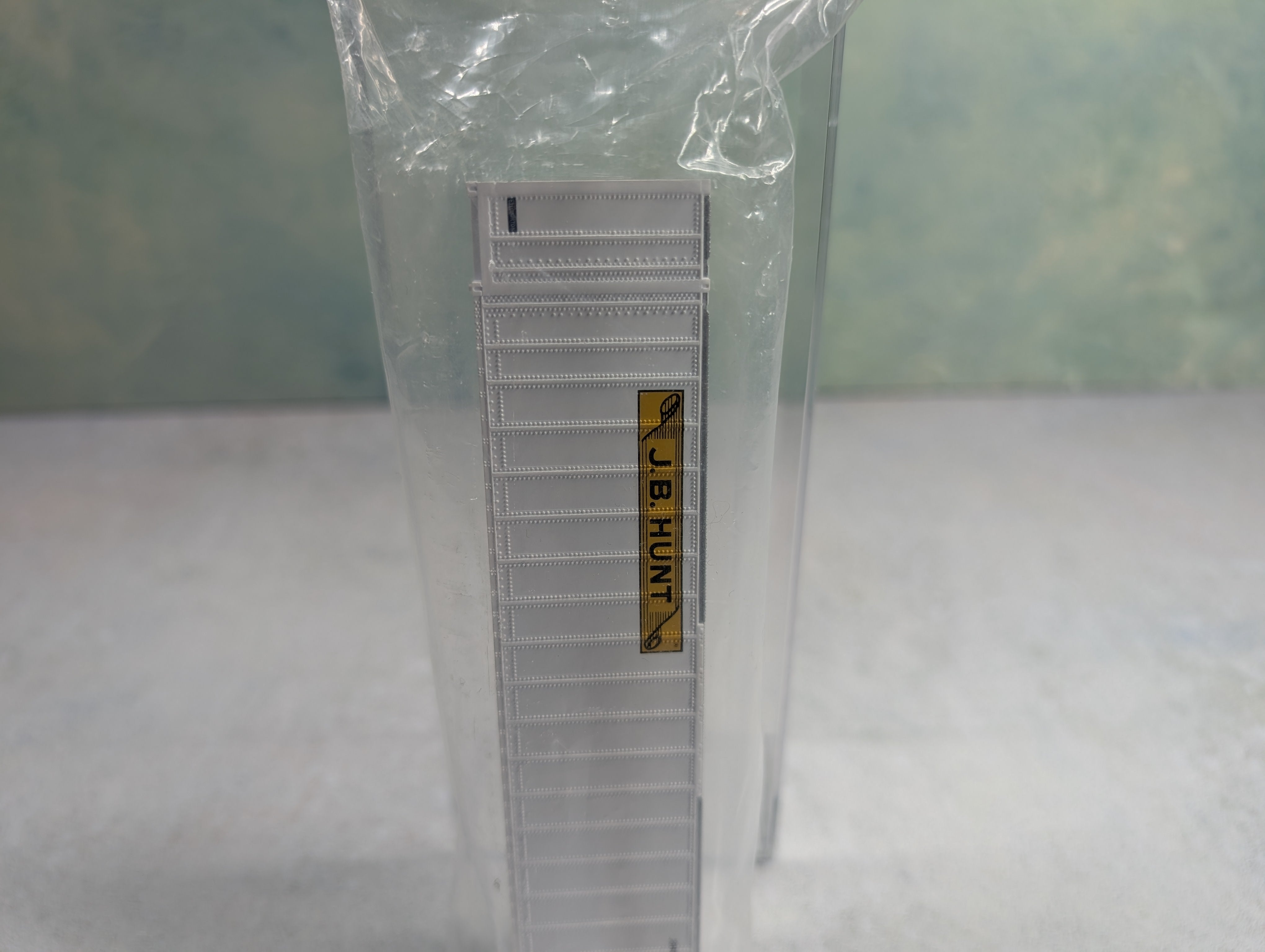 Walthers 933-1819 HO Scale 48' Hi-Cube Rib Side Container JB Hunt JBHU #700067