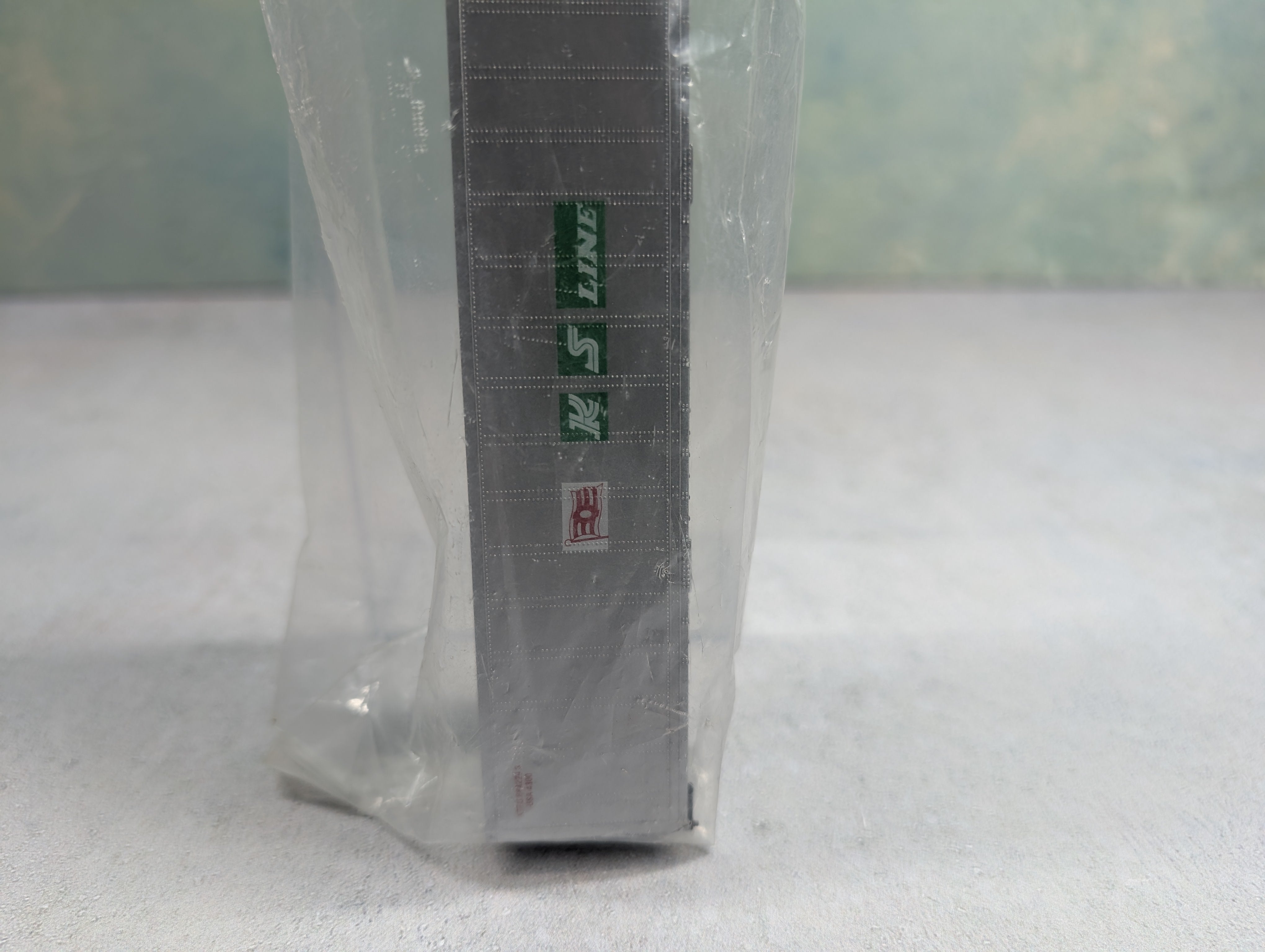Athearn 5724 HO Scale 40' Smooth Side Container KS Line XTRU #8882293 Xtra