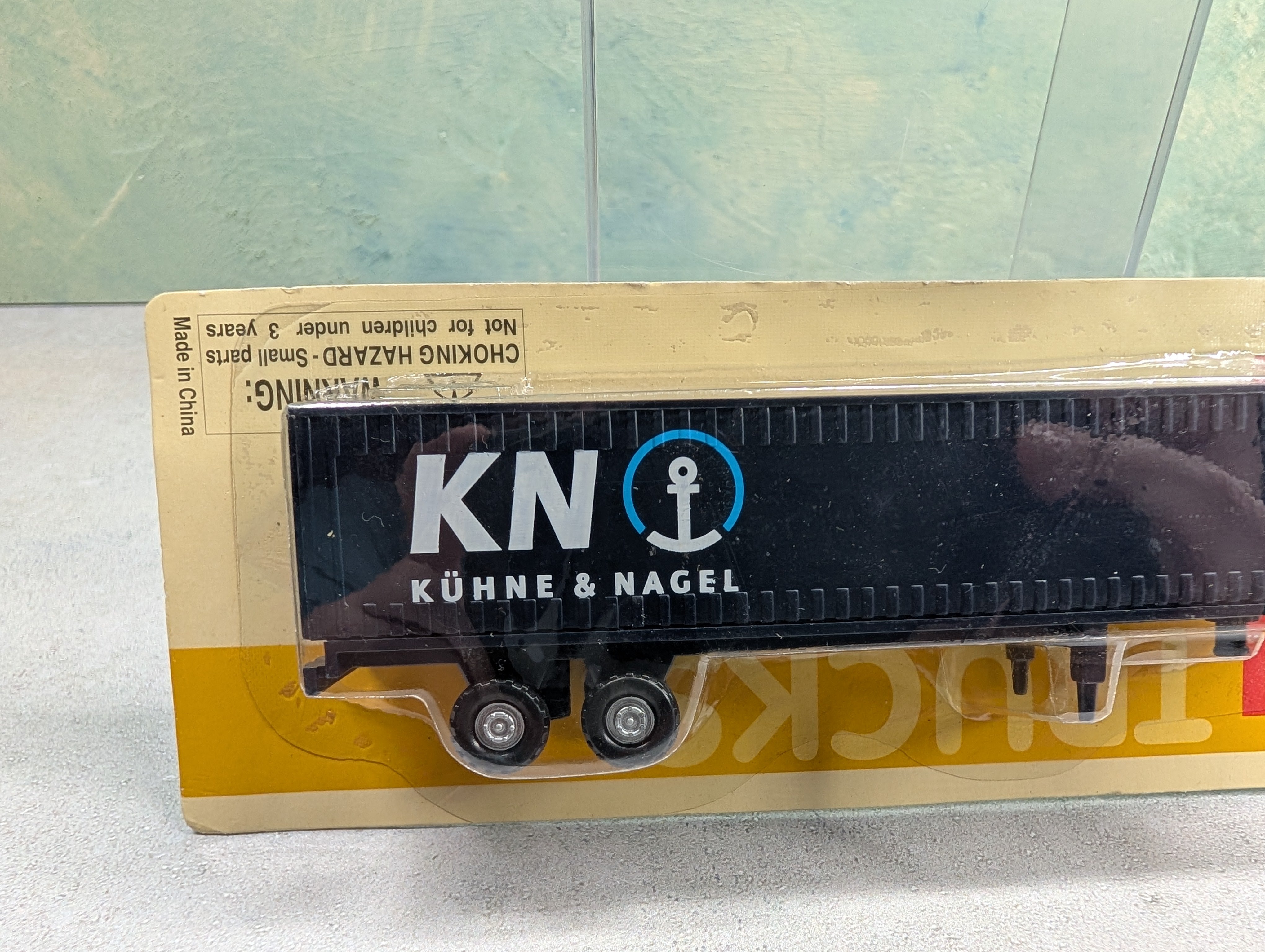 Smart Toys 20282 HO Scale 39' Trailer Kuhne & Nagel