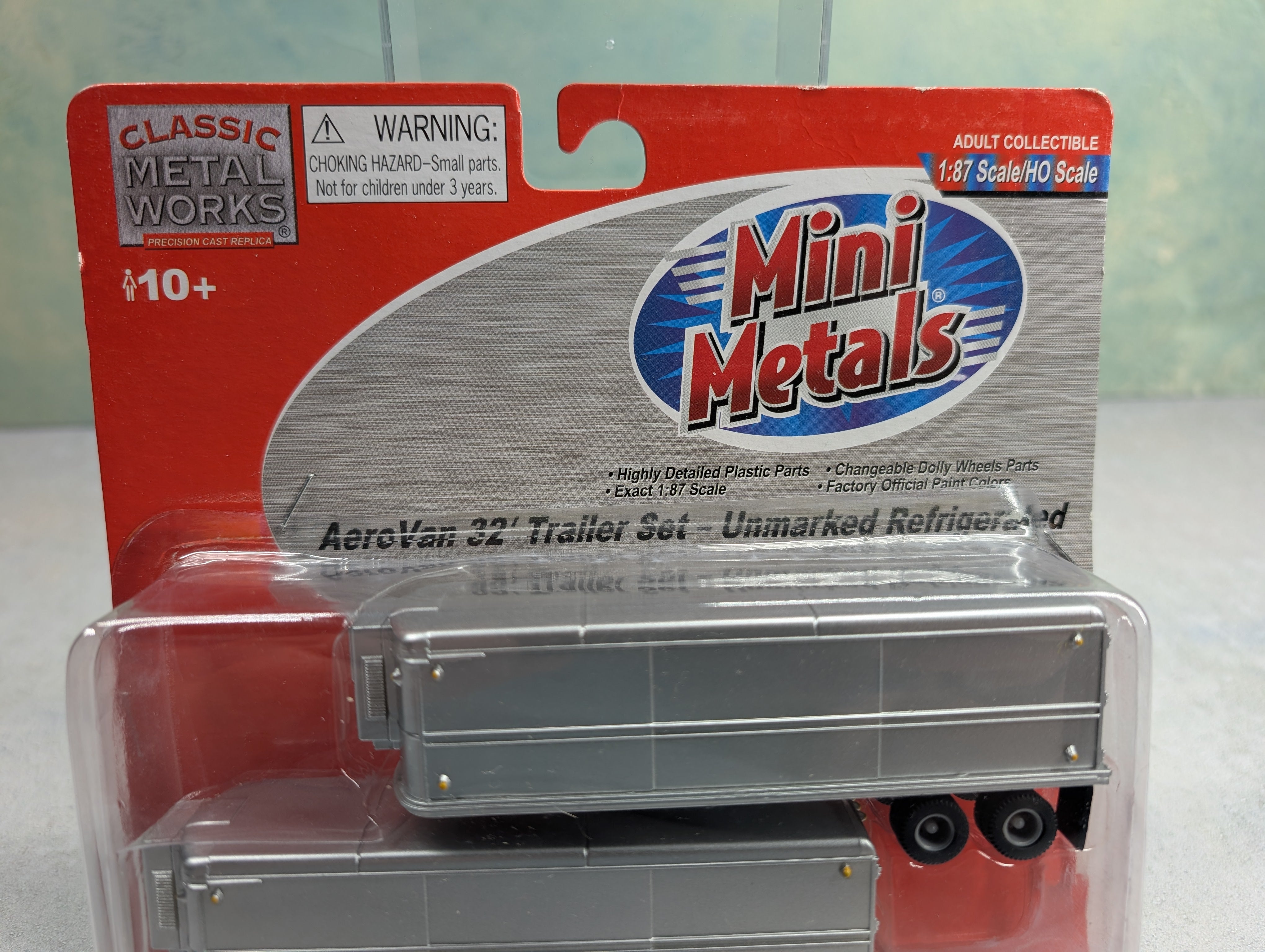 Classic Metal Works 31160 HO Scale AeroVan 32' Trailer Undecorated Silver Refrigerated (2 pcs)