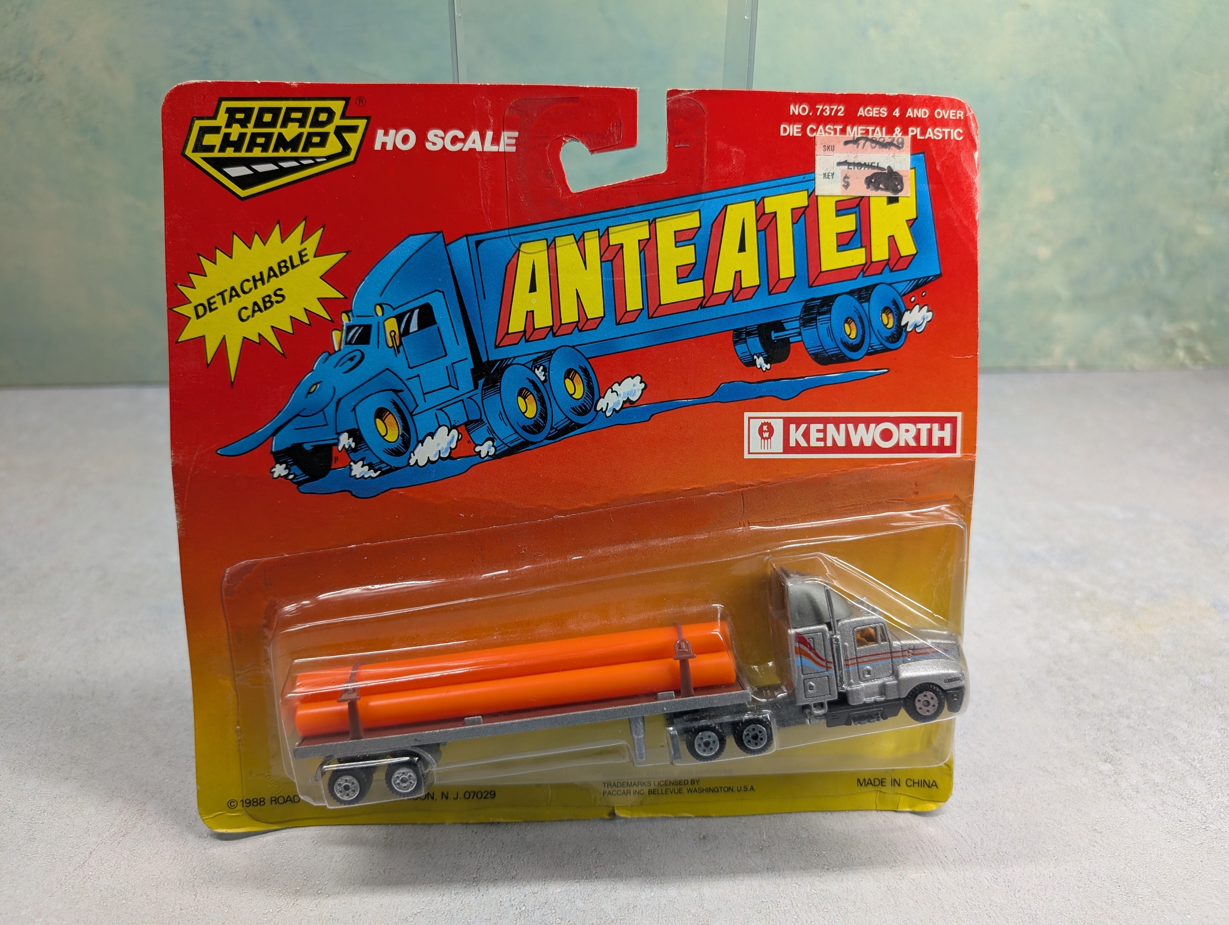 Road Champs 7372 HO Scale Kenworth Truck w/ Pipe Flat Trailer Anteater Detachable Cabs