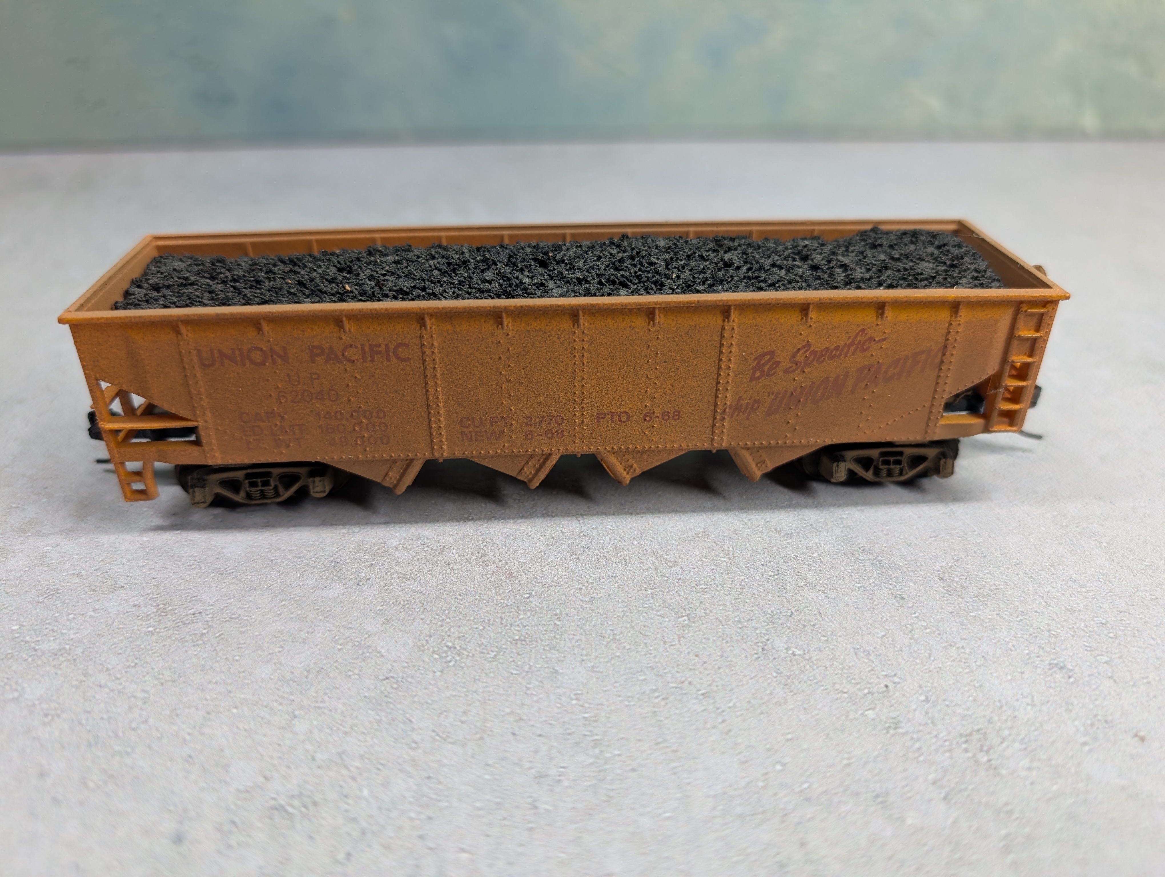 USED Tyco HO Scale Quad Hopper Union Pacific UP Weathered w/ Coal Load