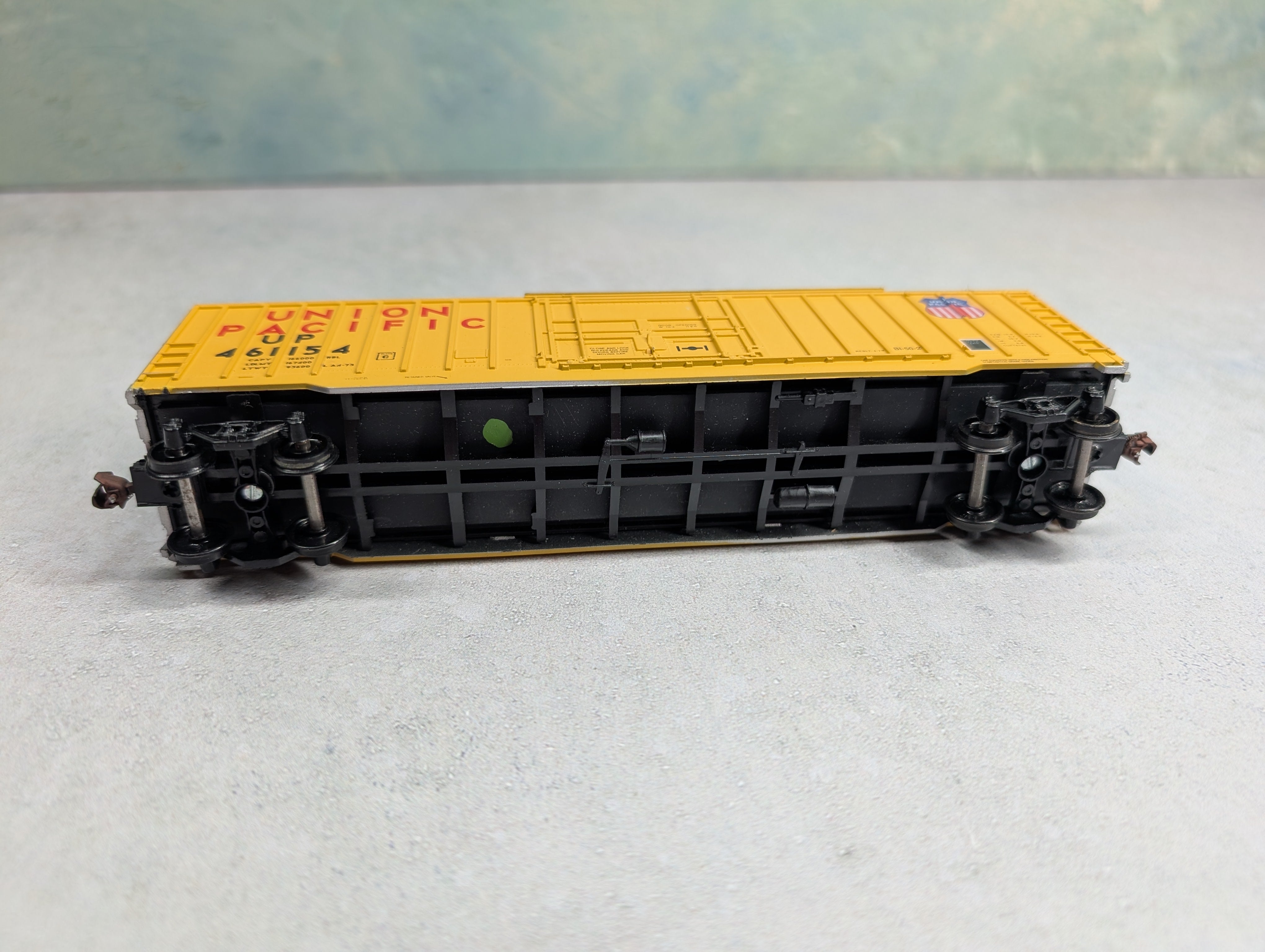 USED Athearn HO Scale 50' Outside Braced Box Car Union Pacific UP #461154