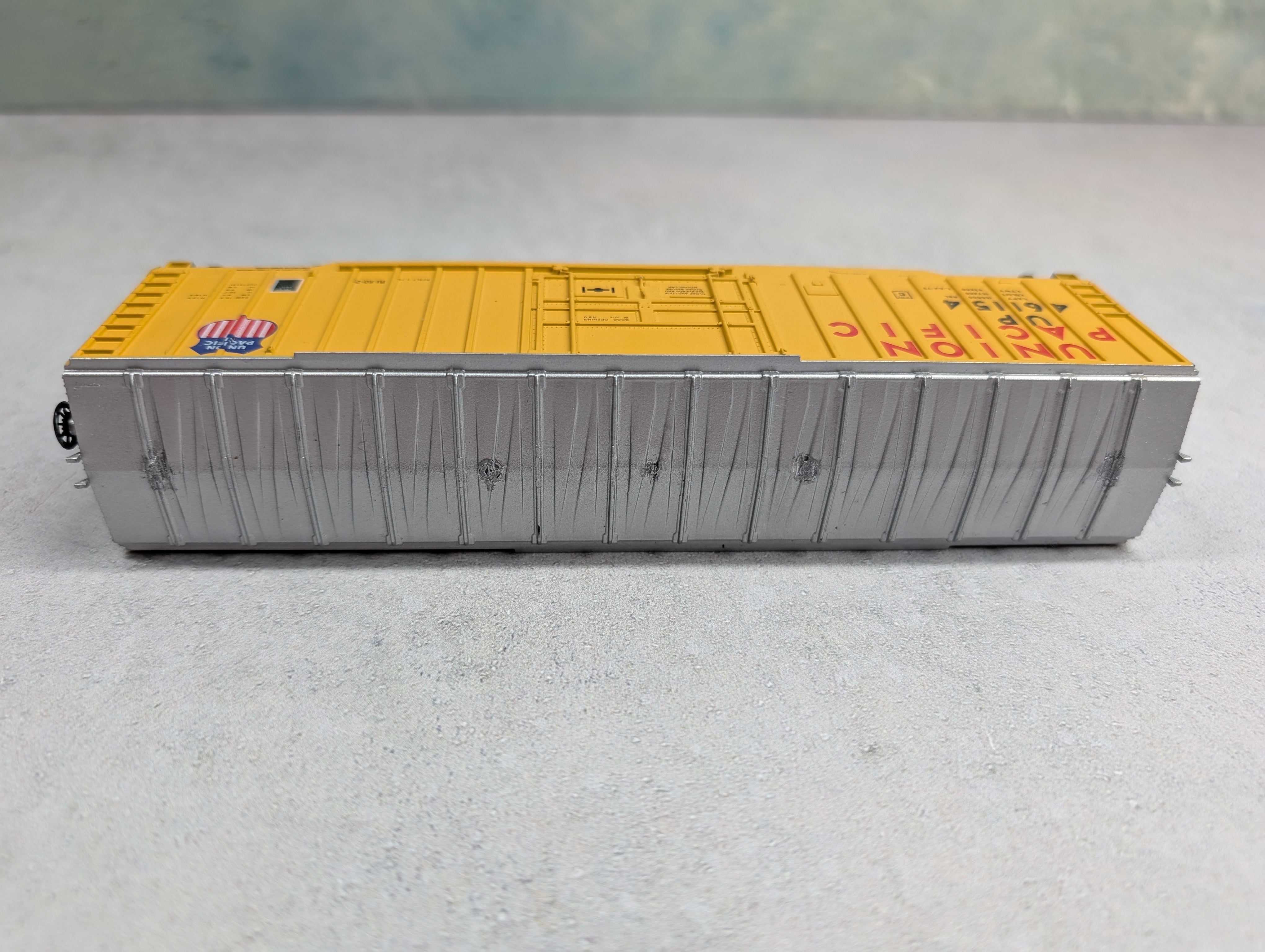 USED Athearn HO Scale 50' Outside Braced Box Car Union Pacific UP #461154