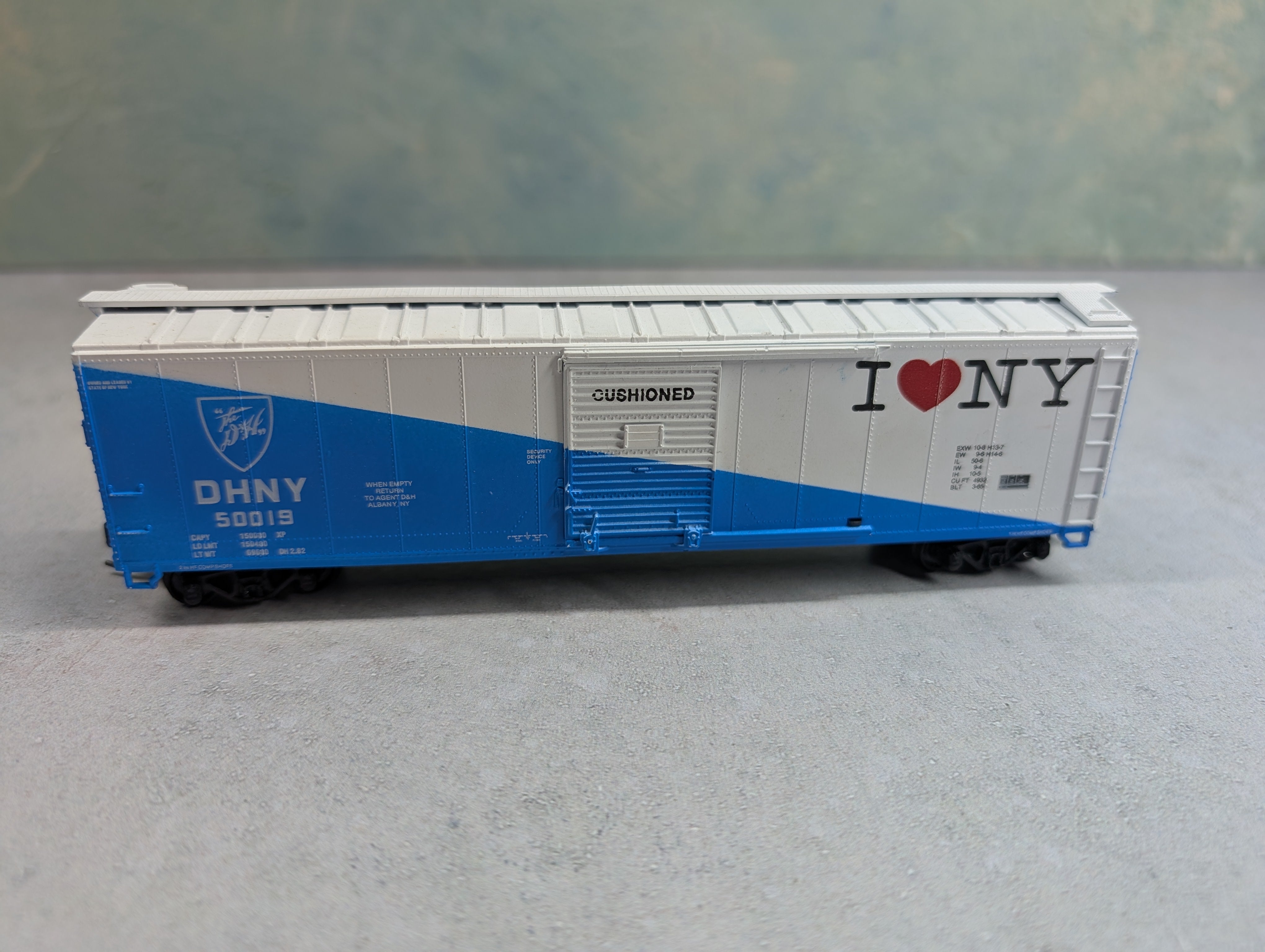 USED Athearn HO Scale 50' Box Car Delaware and Hudson DHNY #50019 I Love NY