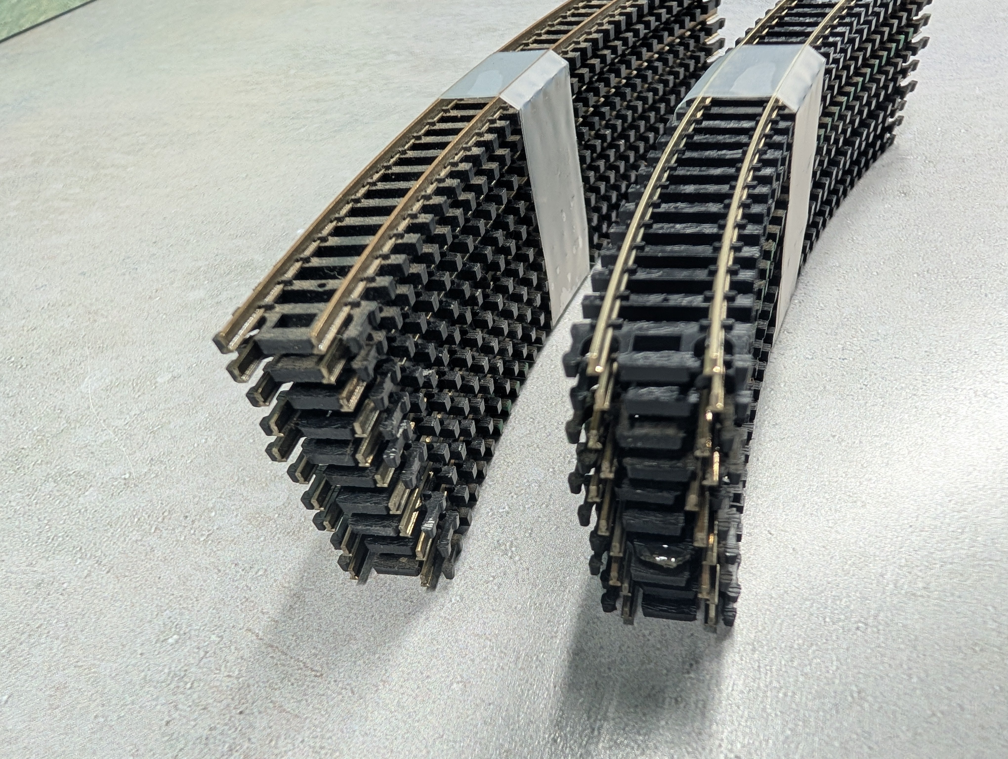 USED Atlas 2520 N Scale 11" Radius Curved Track - Code 80 (20 pcs)