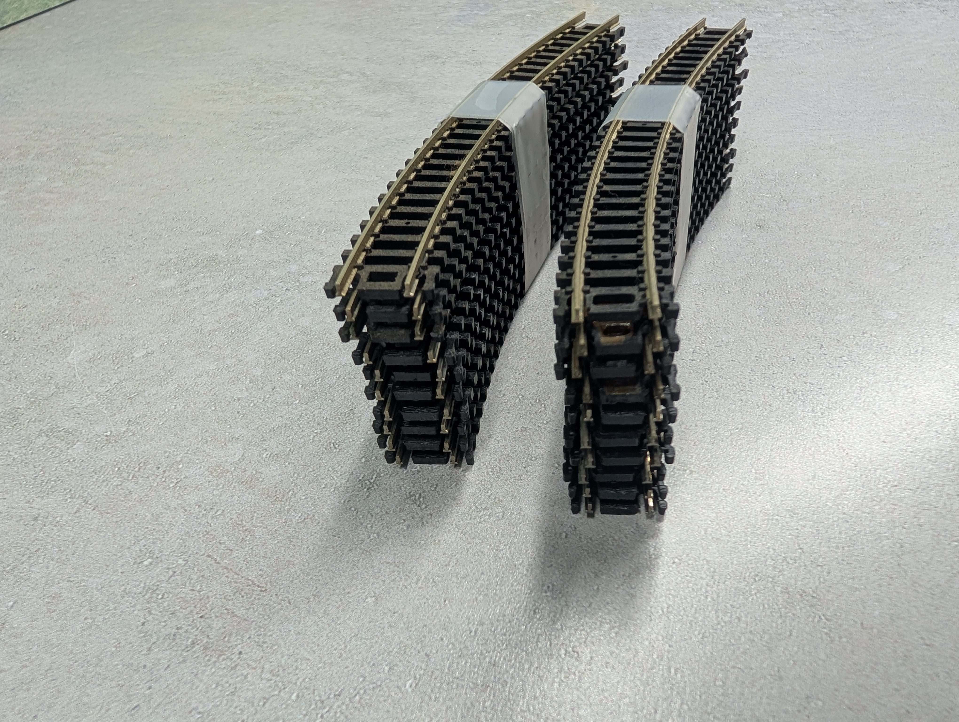 USED Atlas 2510 N Scale 9-3/4" Radius Curved Track - Code 80 (20 pcs)
